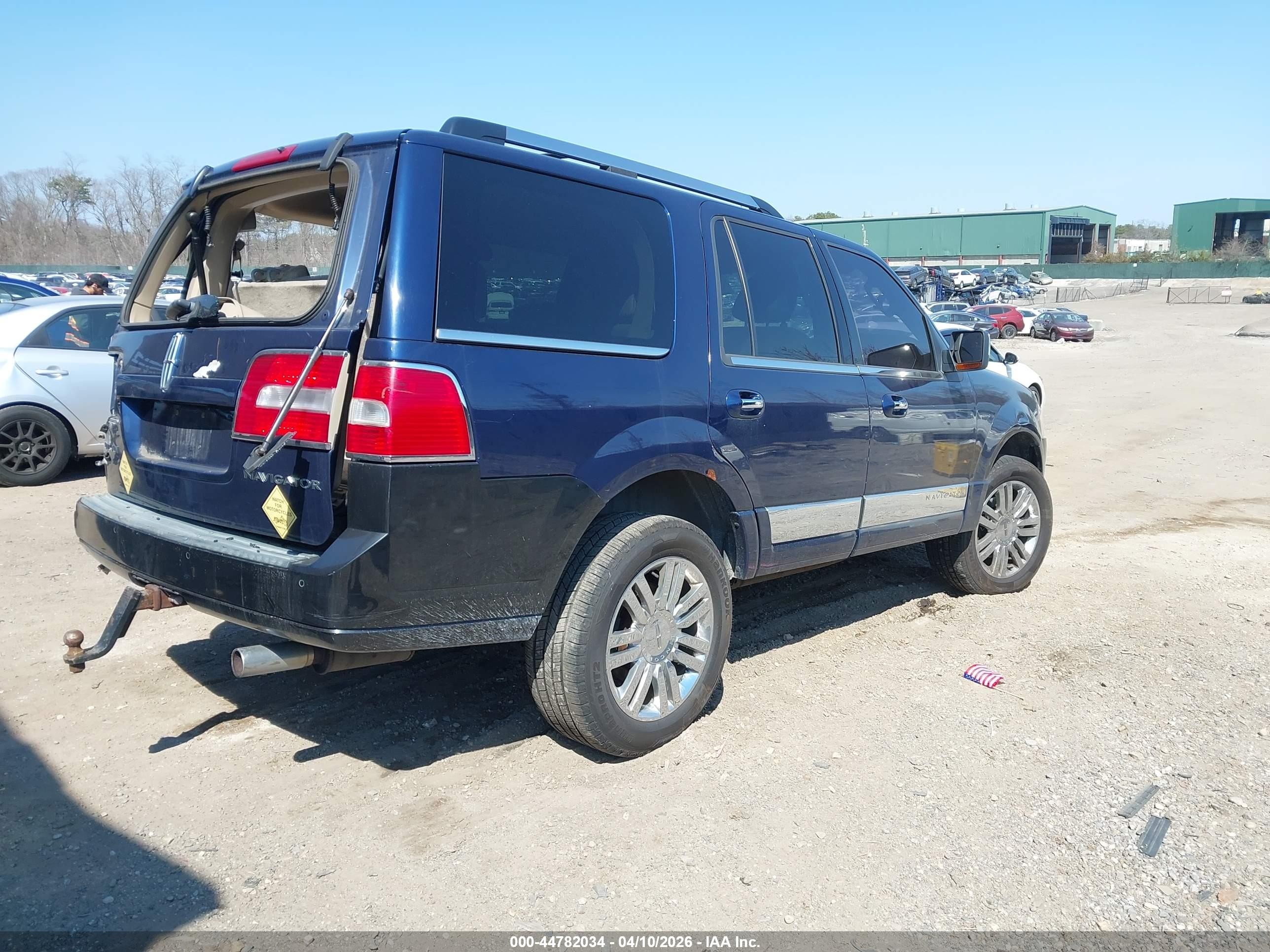 2010 Lincoln Navigator   Blue vin: 5LMJJ2J52AEJ02033