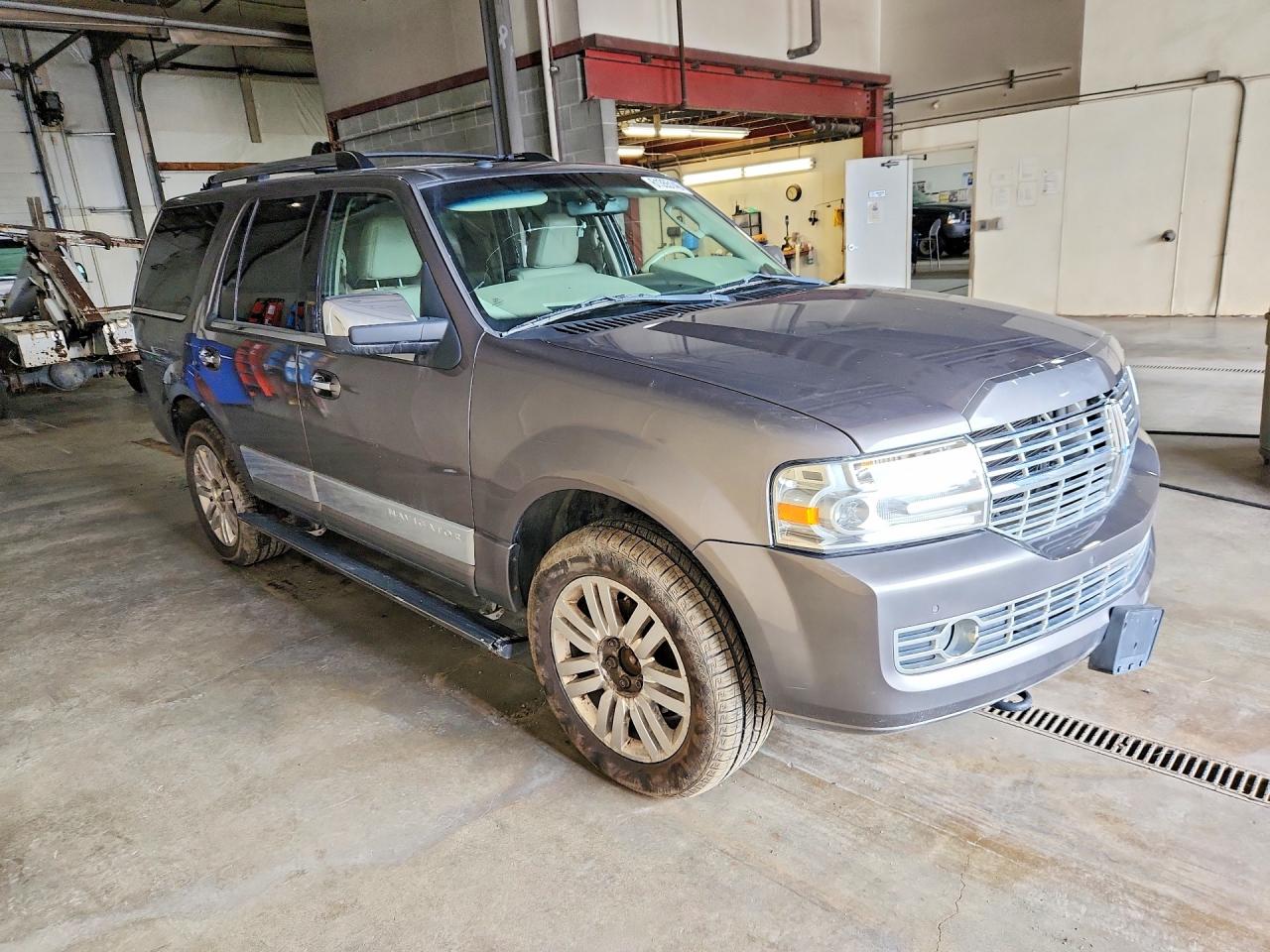 2012 Lincoln Navigator Gray vin: 5LMJJ2J52CEL09170