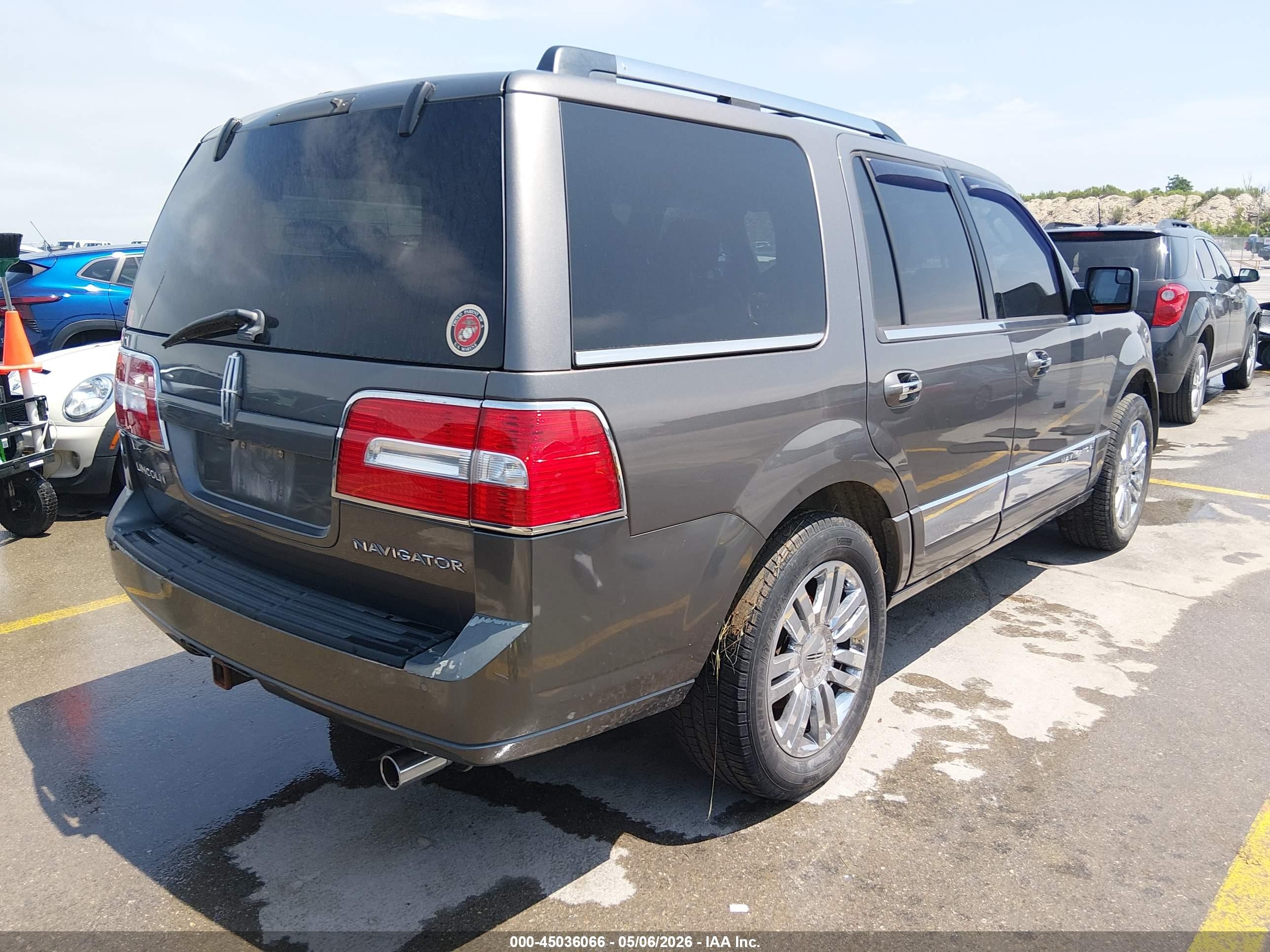 2014 Lincoln Navigator   Gray vin: 5LMJJ2J52EEL00942