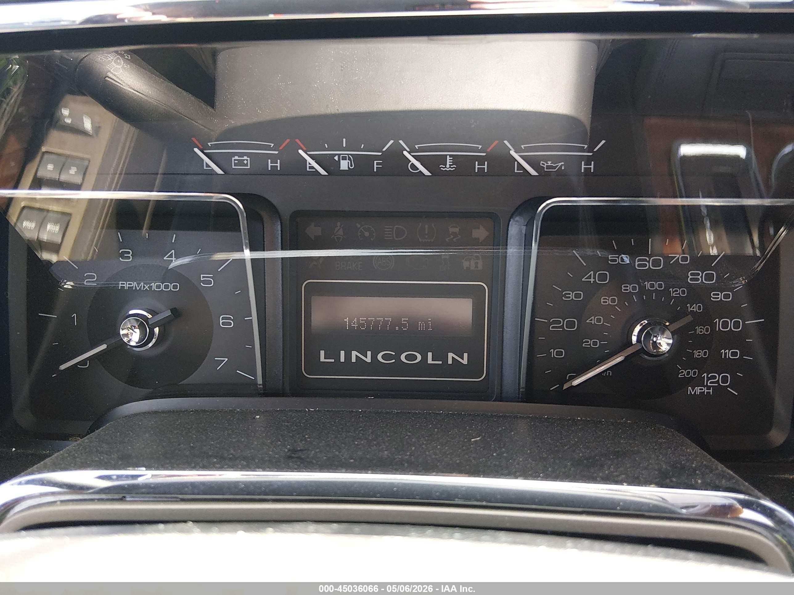 2014 Lincoln Navigator   Gray vin: 5LMJJ2J52EEL00942