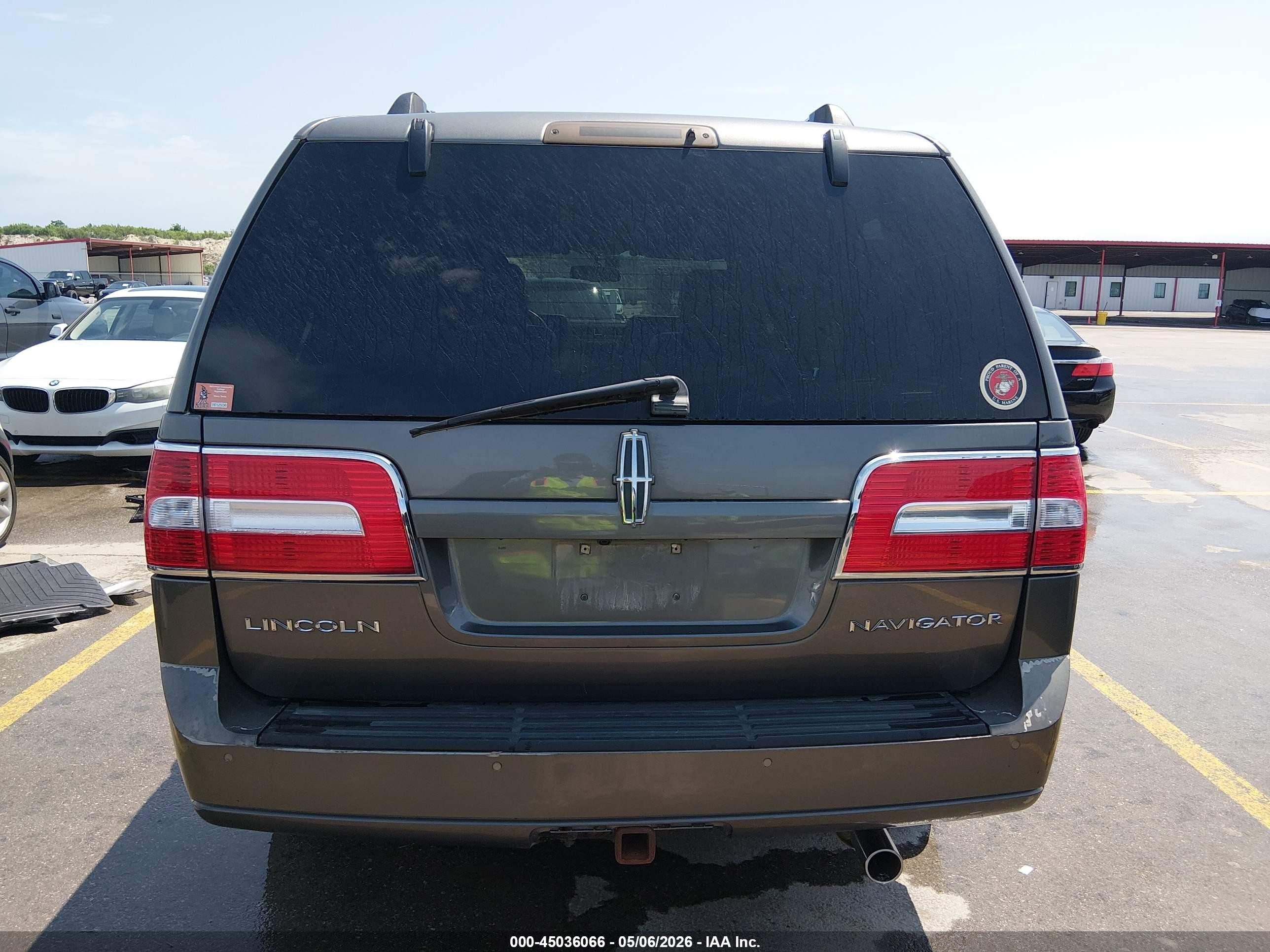 2014 Lincoln Navigator   Gray vin: 5LMJJ2J52EEL00942