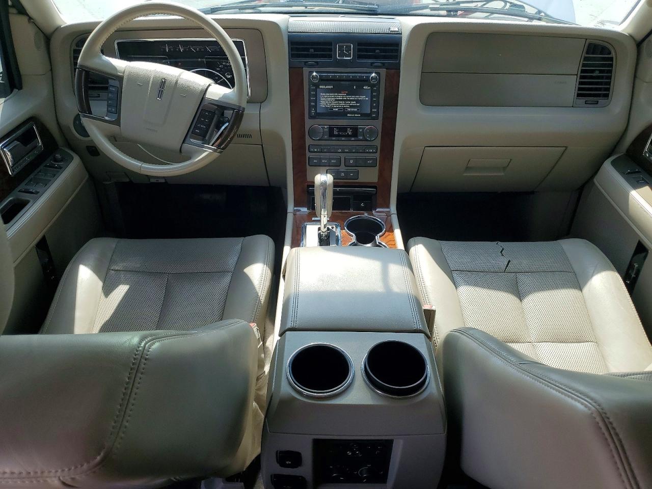 2014 Lincoln Navigator Silver vin: 5LMJJ2J52EEL07549