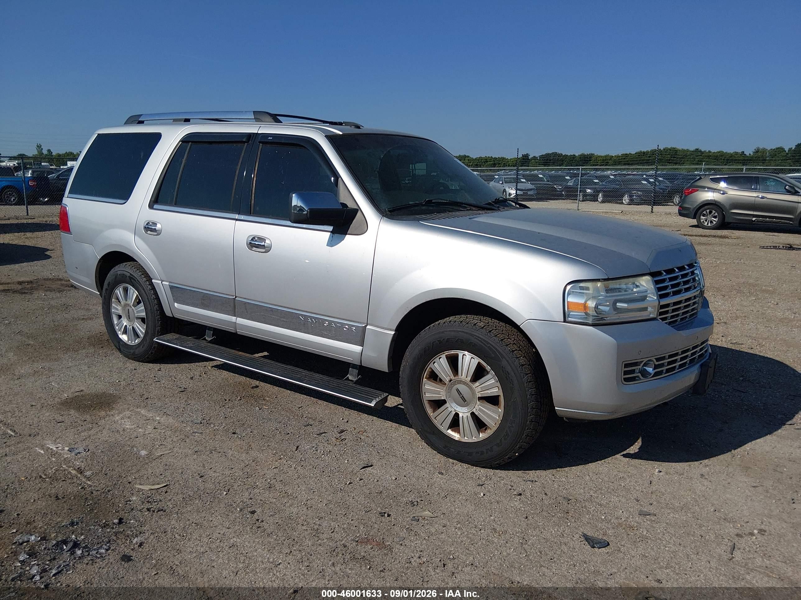2010 Lincoln Navigator   Серебряный vin: 5LMJJ2J53AEJ07600