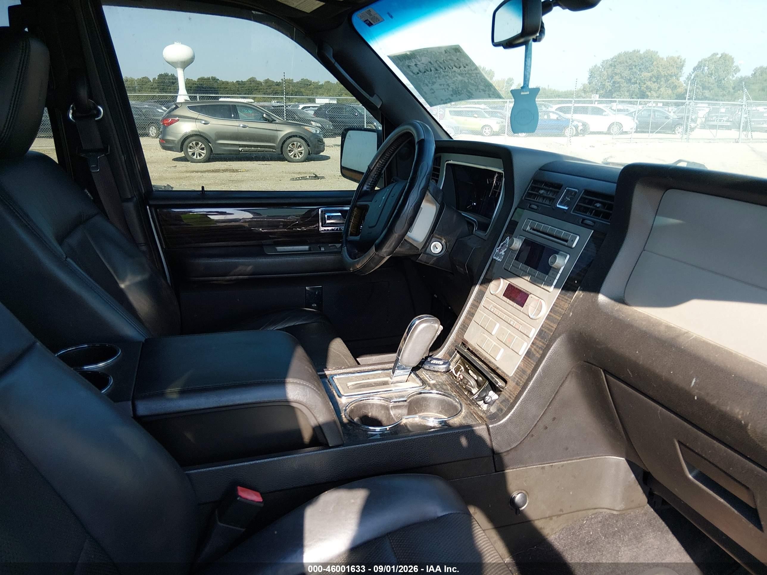2010 Lincoln Navigator   Серебряный vin: 5LMJJ2J53AEJ07600