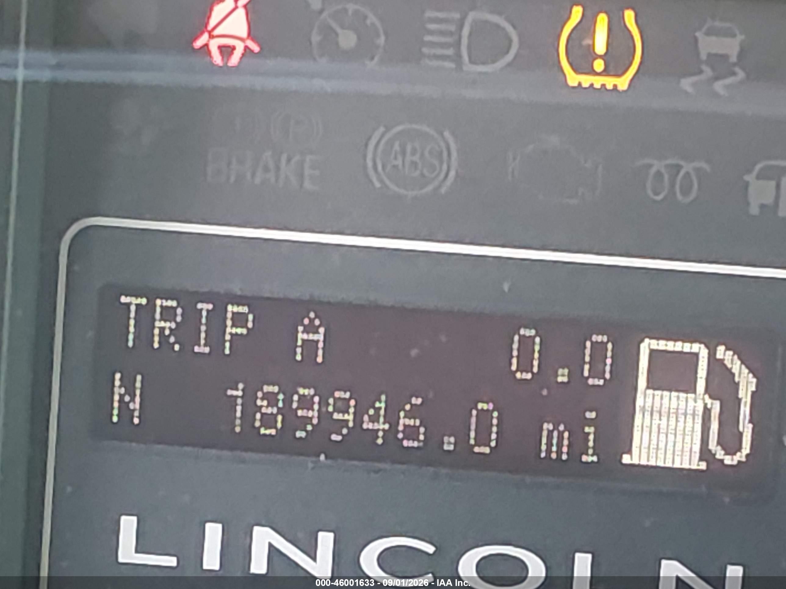 2010 Lincoln Navigator   Серебряный vin: 5LMJJ2J53AEJ07600
