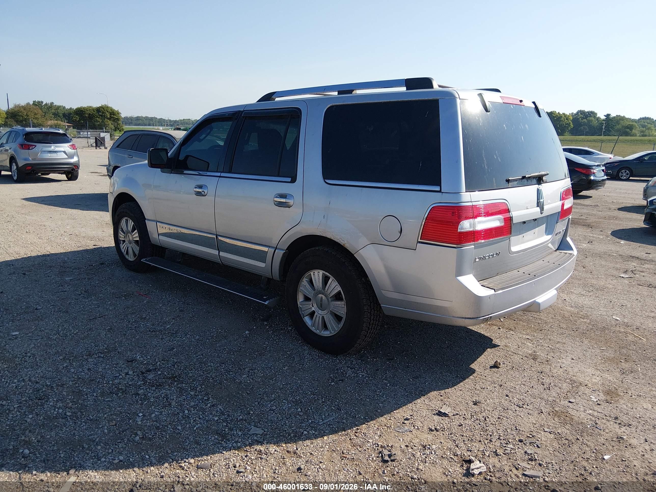 2010 Lincoln Navigator   Серебряный vin: 5LMJJ2J53AEJ07600