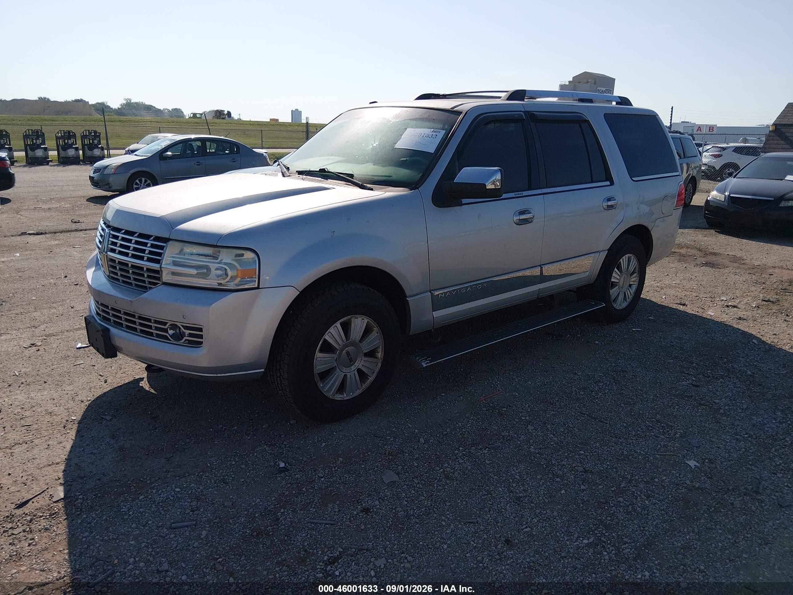 2010 Lincoln Navigator   Серебряный vin: 5LMJJ2J53AEJ07600