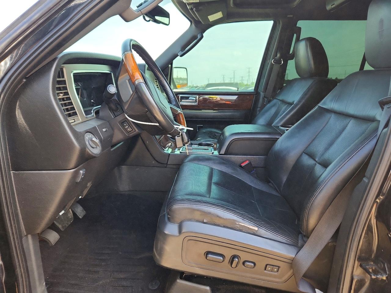 2011 Lincoln Navigator Black vin: 5LMJJ2J53BEJ00633