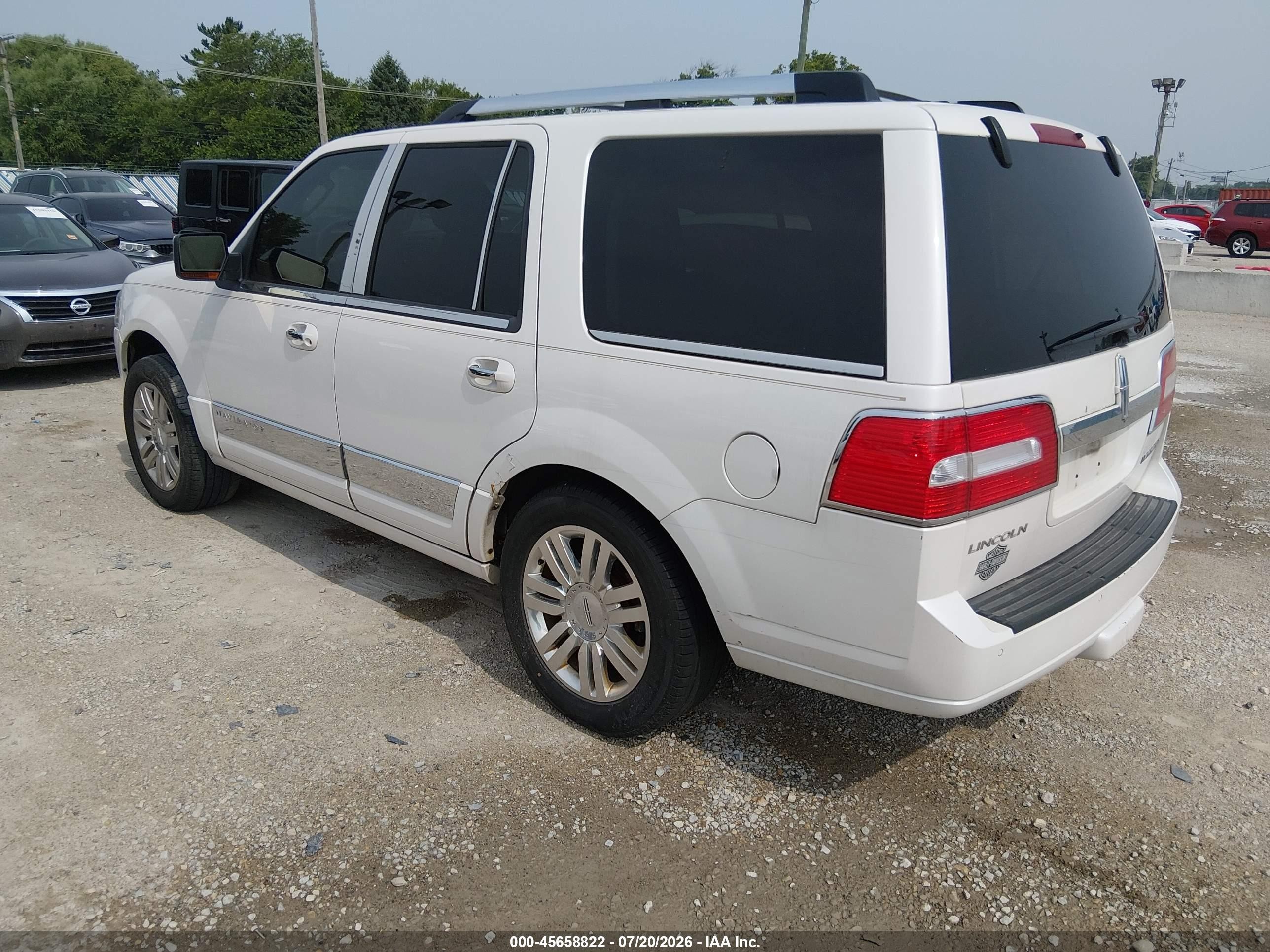 2011 Lincoln Navigator   Белый vin: 5LMJJ2J53BEJ05234