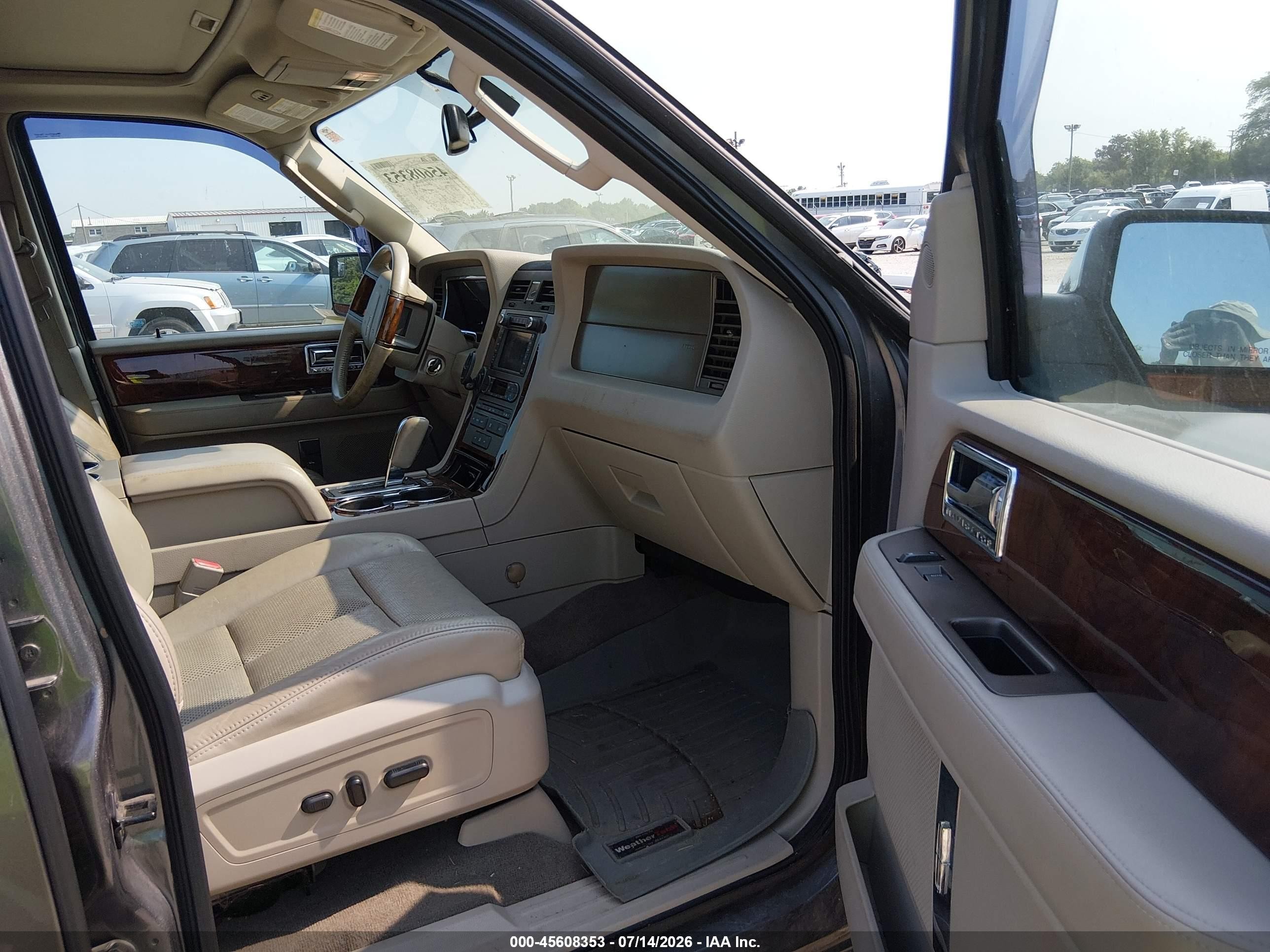 2012 Lincoln Navigator   Brown vin: 5LMJJ2J53CEL00686