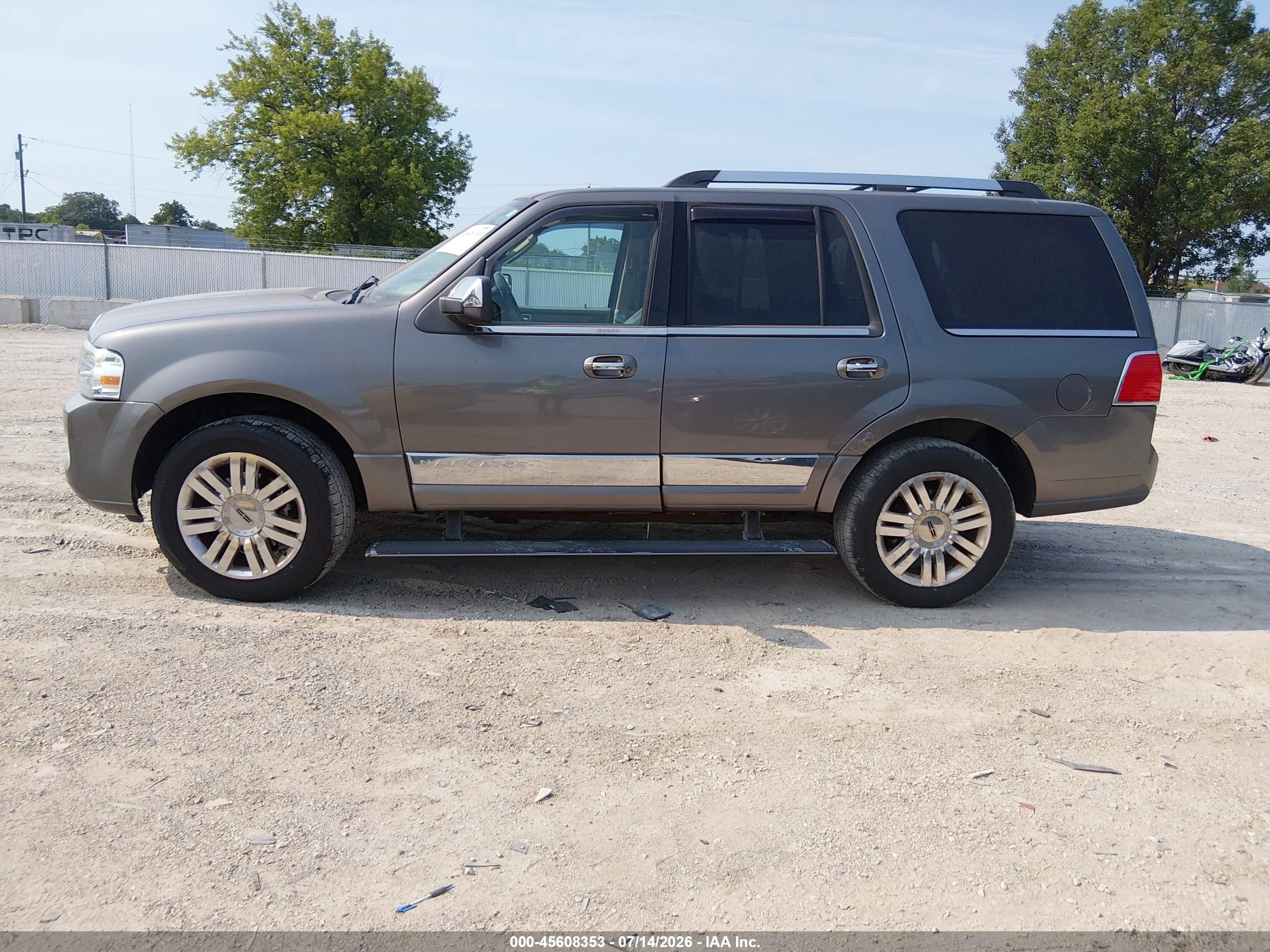 2012 Lincoln Navigator   Brown vin: 5LMJJ2J53CEL00686