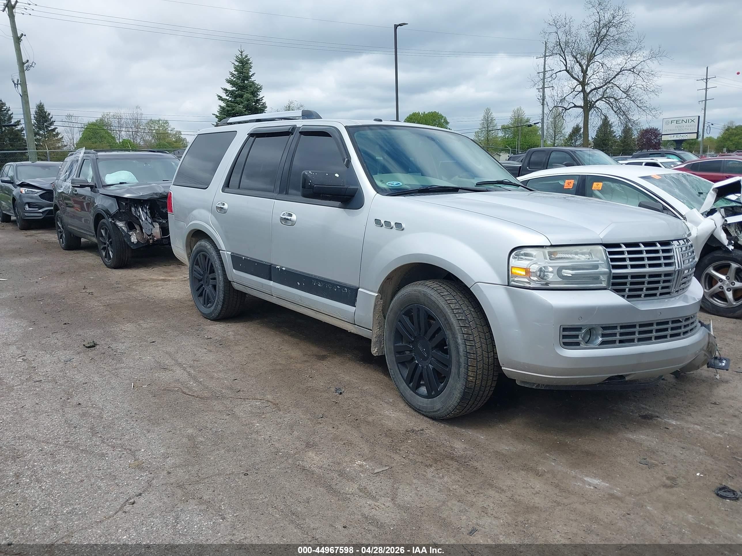2012 Lincoln Navigator   Silver vin: 5LMJJ2J53CEL04799