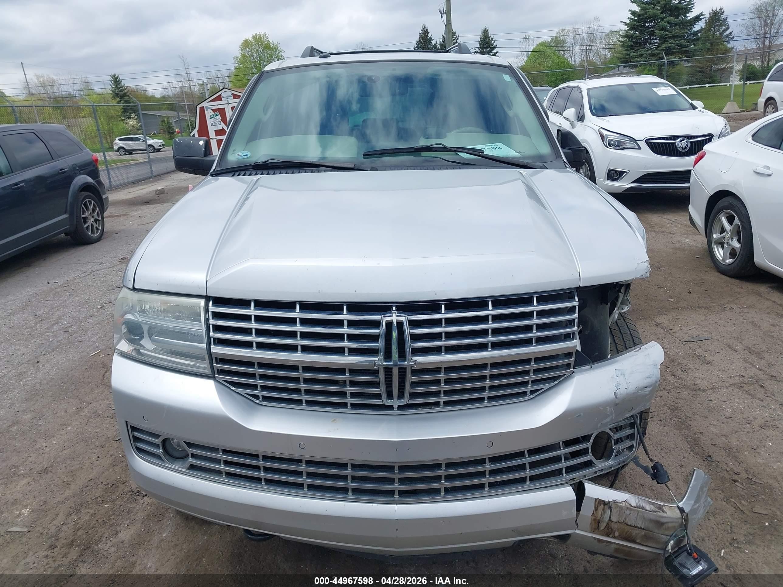 2012 Lincoln Navigator   Silver vin: 5LMJJ2J53CEL04799