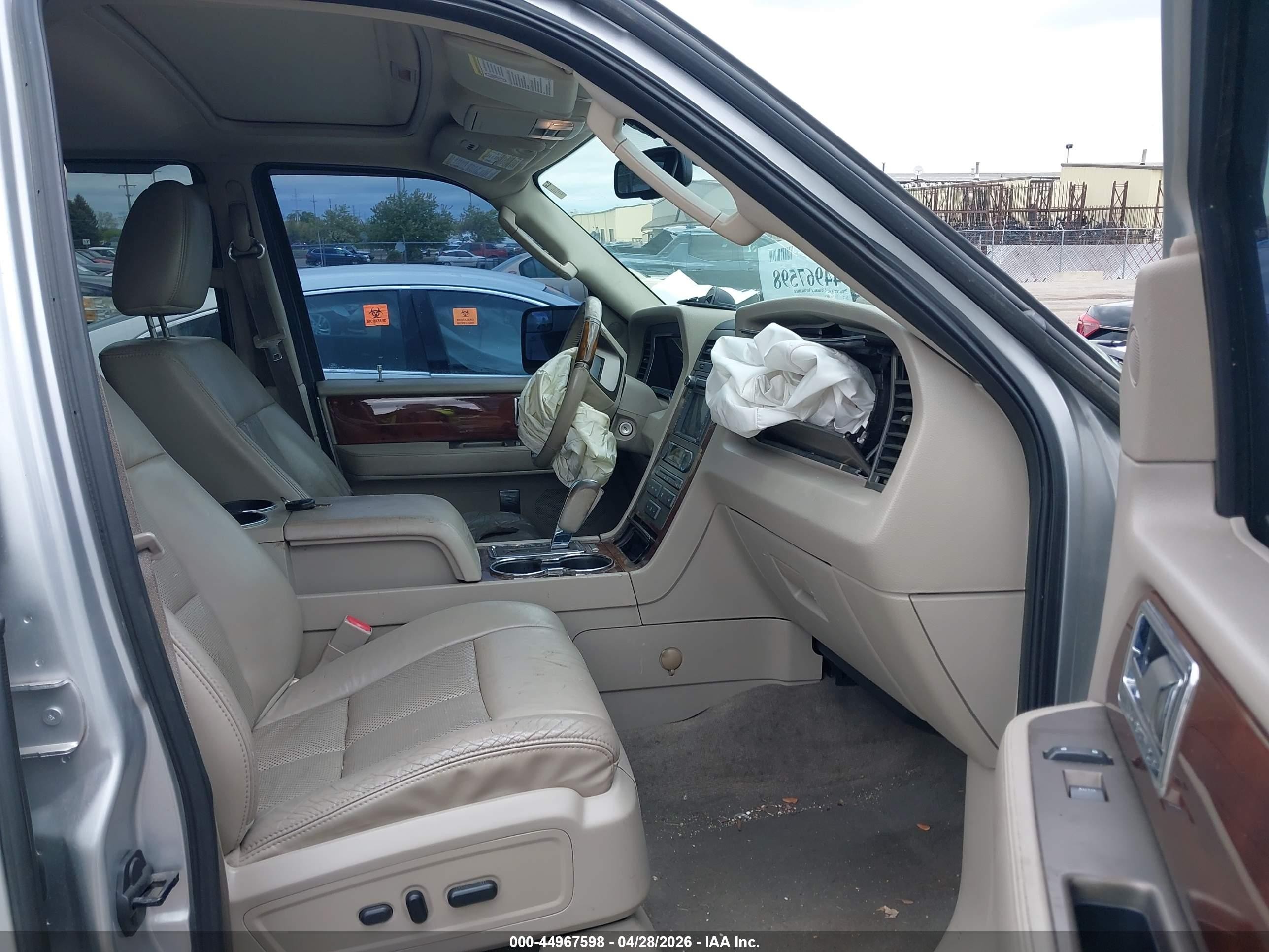 2012 Lincoln Navigator   Silver vin: 5LMJJ2J53CEL04799