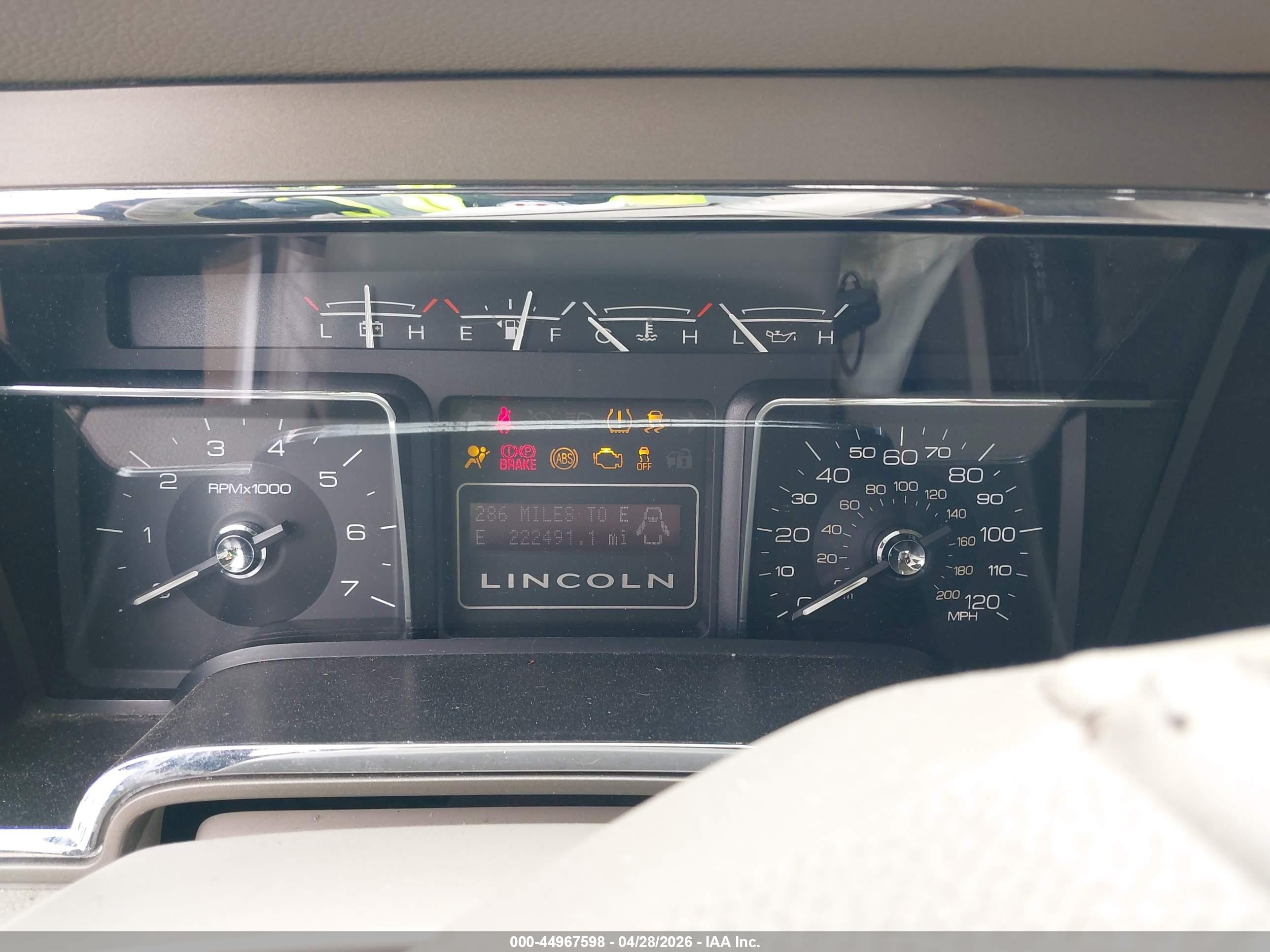 2012 Lincoln Navigator   Silver vin: 5LMJJ2J53CEL04799