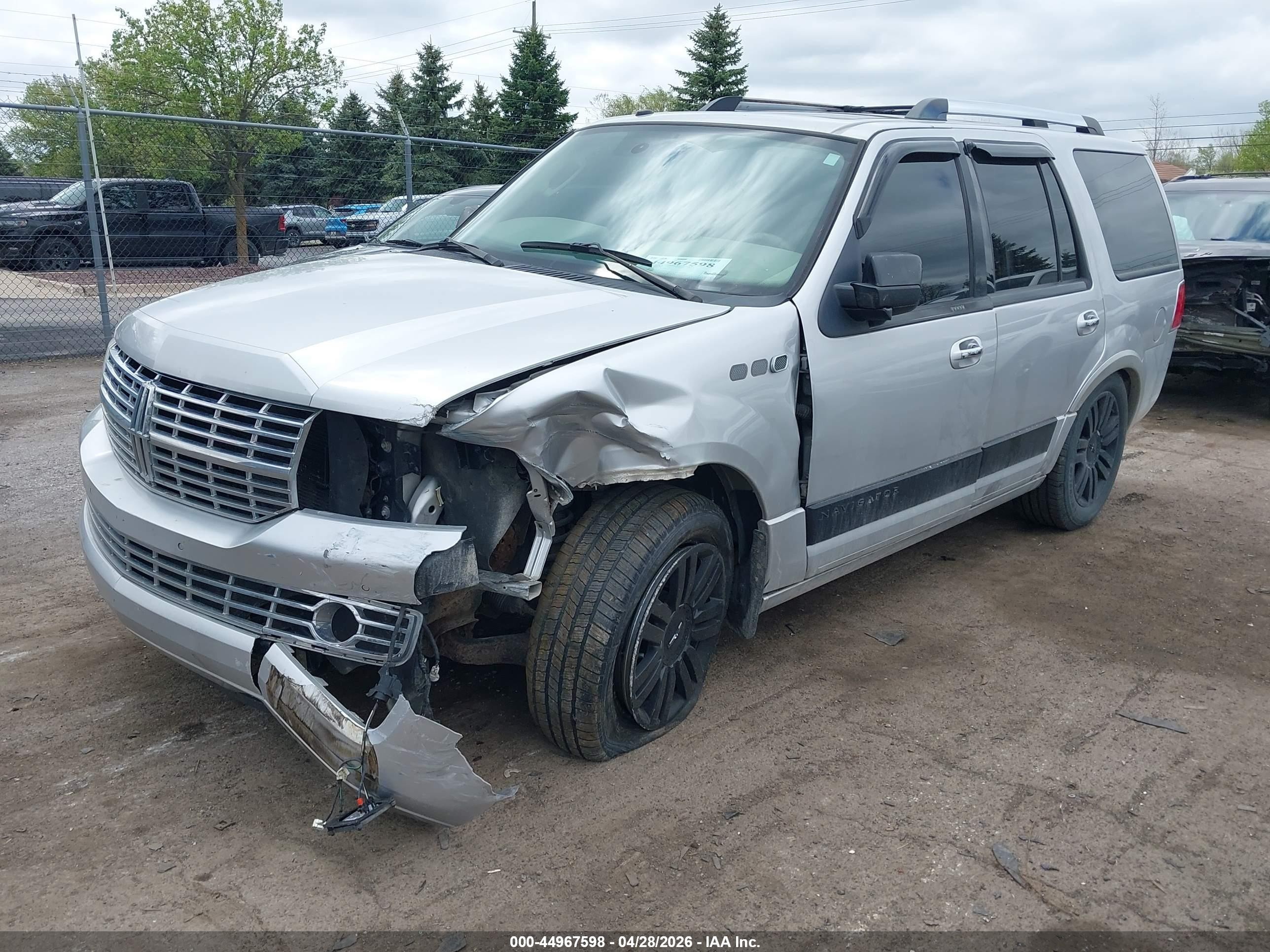2012 Lincoln Navigator   Silver vin: 5LMJJ2J53CEL04799