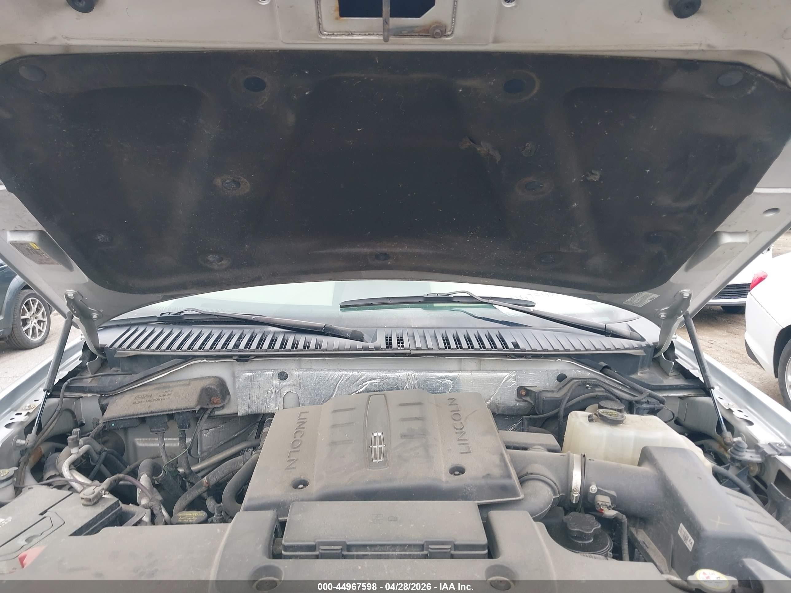 2012 Lincoln Navigator   Silver vin: 5LMJJ2J53CEL04799