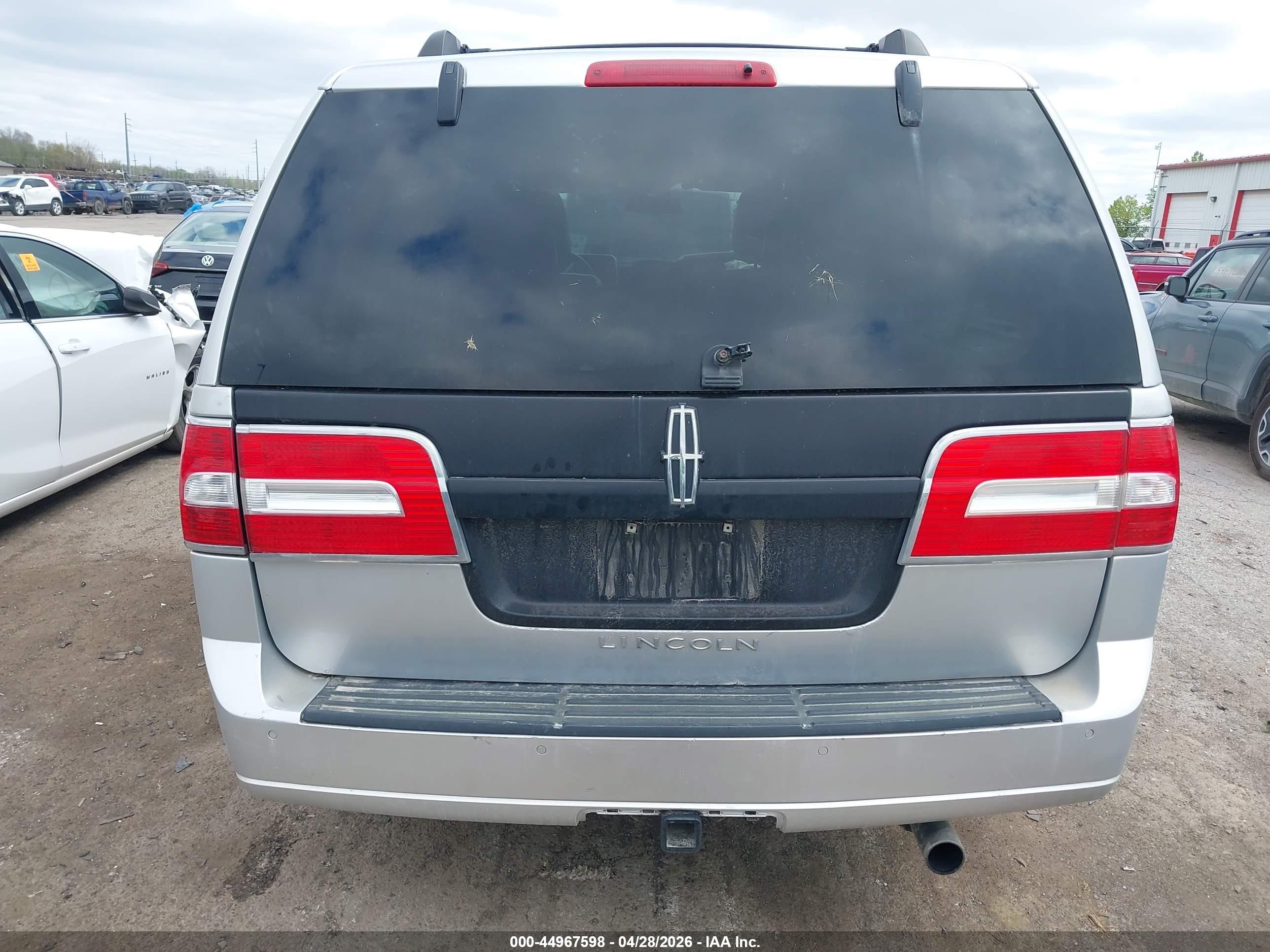 2012 Lincoln Navigator   Silver vin: 5LMJJ2J53CEL04799