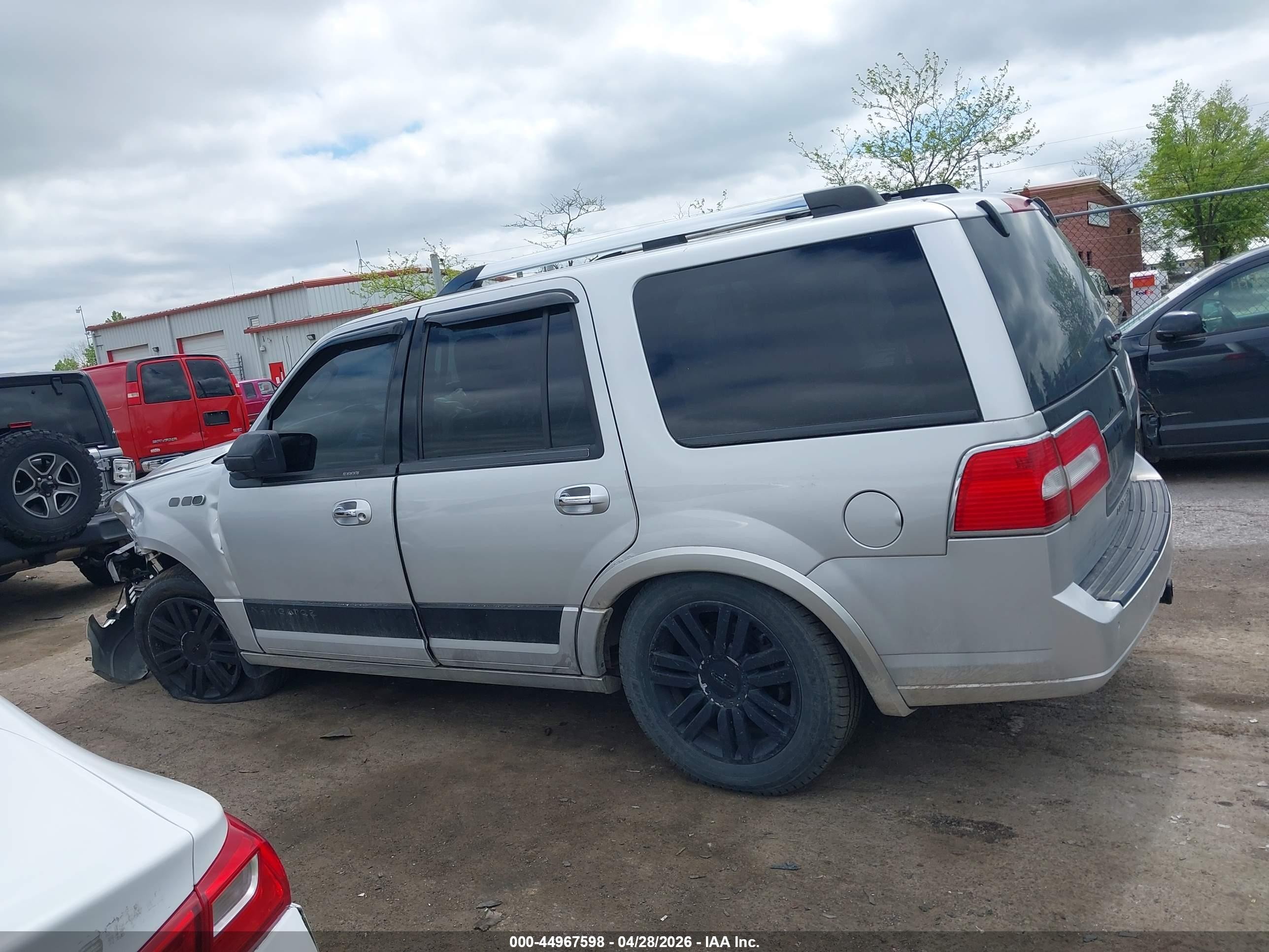 2012 Lincoln Navigator   Silver vin: 5LMJJ2J53CEL04799
