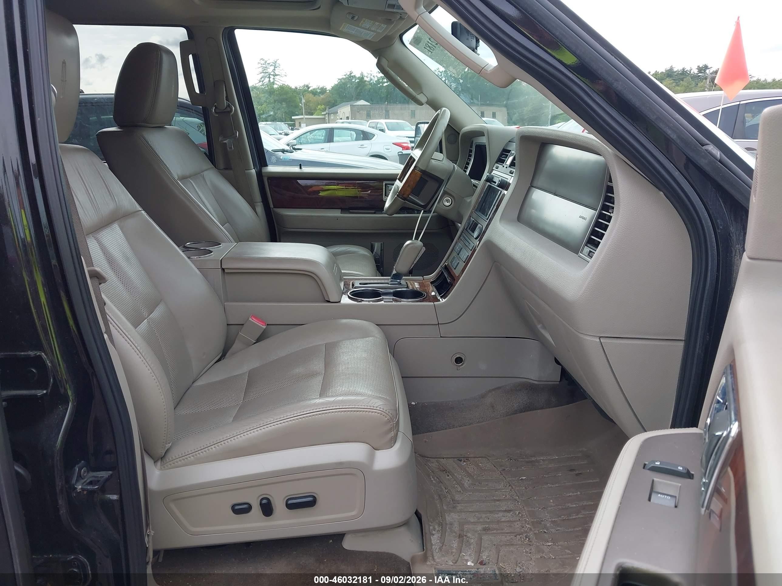2013 Lincoln Navigator   Черный vin: 5LMJJ2J53DEL01273