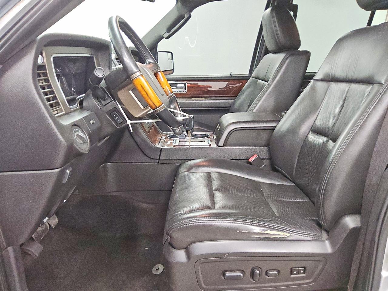 2013 Lincoln Navigator Silver vin: 5LMJJ2J53DEL06036