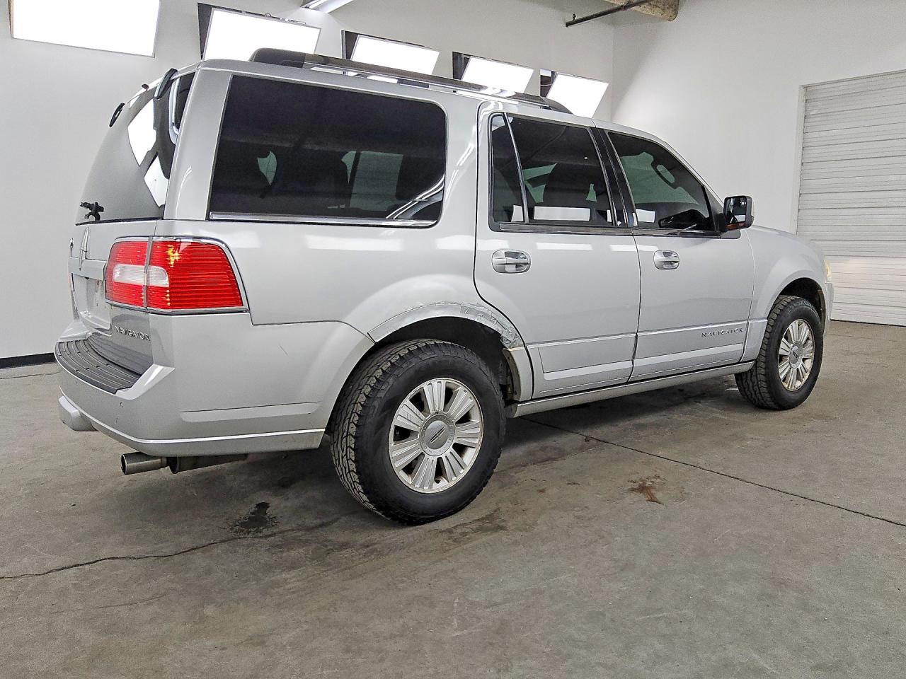 2013 Lincoln Navigator Silver vin: 5LMJJ2J53DEL06036