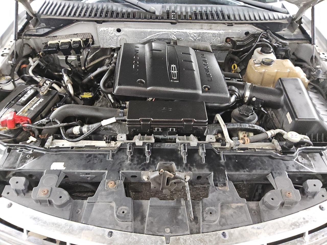 2013 Lincoln Navigator Silver vin: 5LMJJ2J53DEL06036 Damage: Freon, Low Fluid, Unacceptable