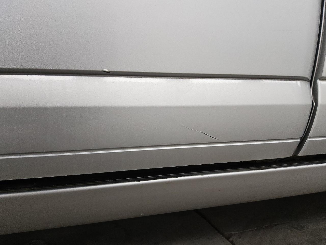 2013 Lincoln Navigator Silver vin: 5LMJJ2J53DEL06036 Damage: Right Rear Door, Heavy Scratch, 1 To 2 Inches