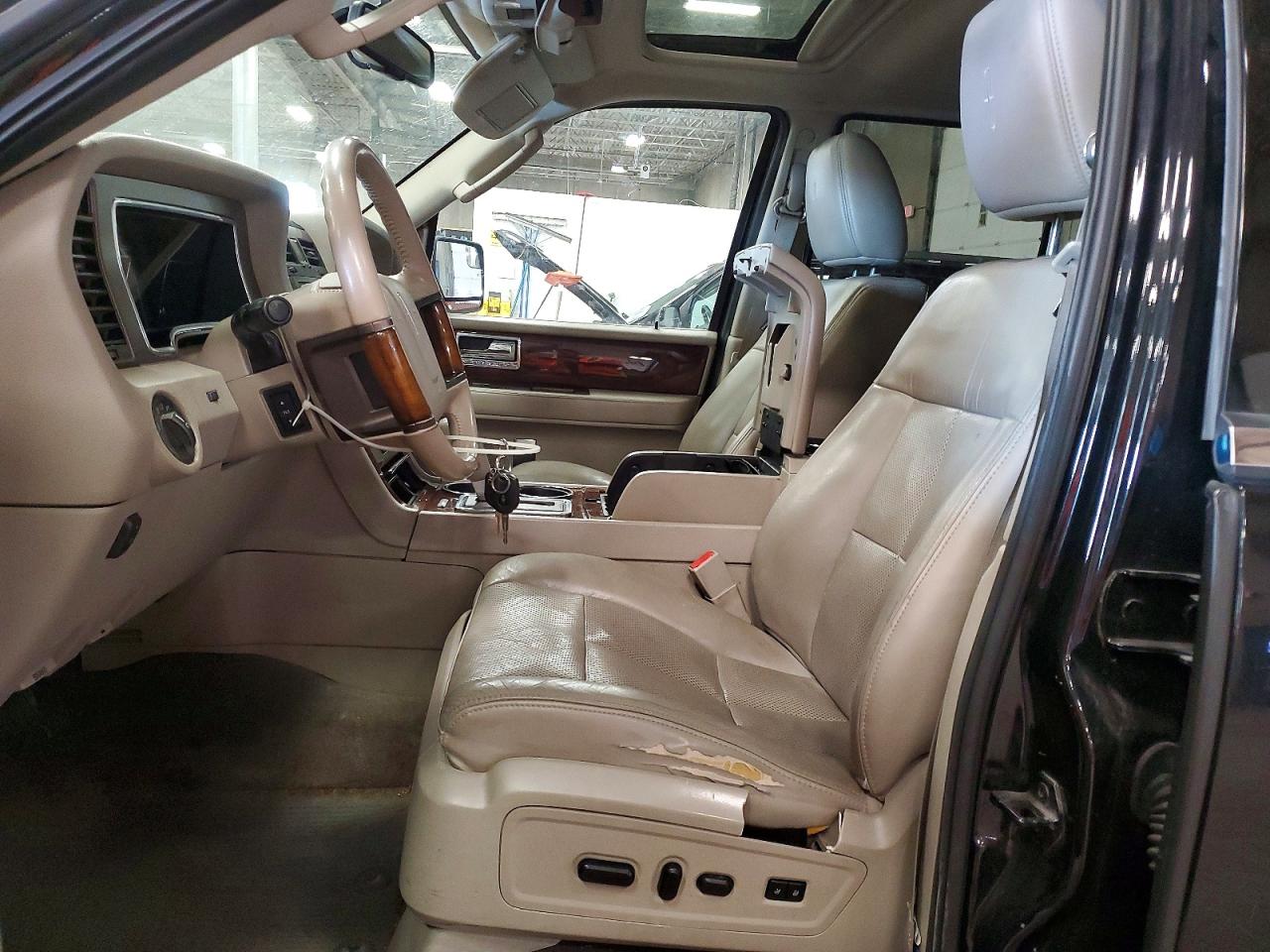 2014 Lincoln Navigator Black vin: 5LMJJ2J53EEL02151