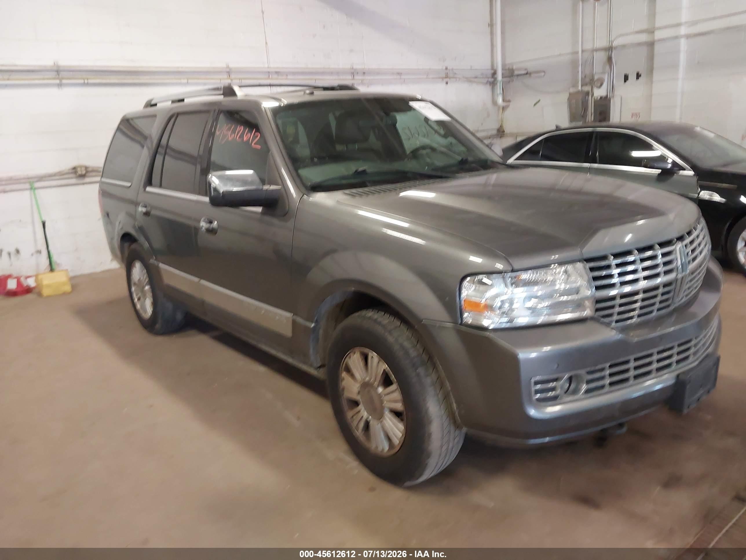 2014 Lincoln Navigator   Gray vin: 5LMJJ2J53EEL03963