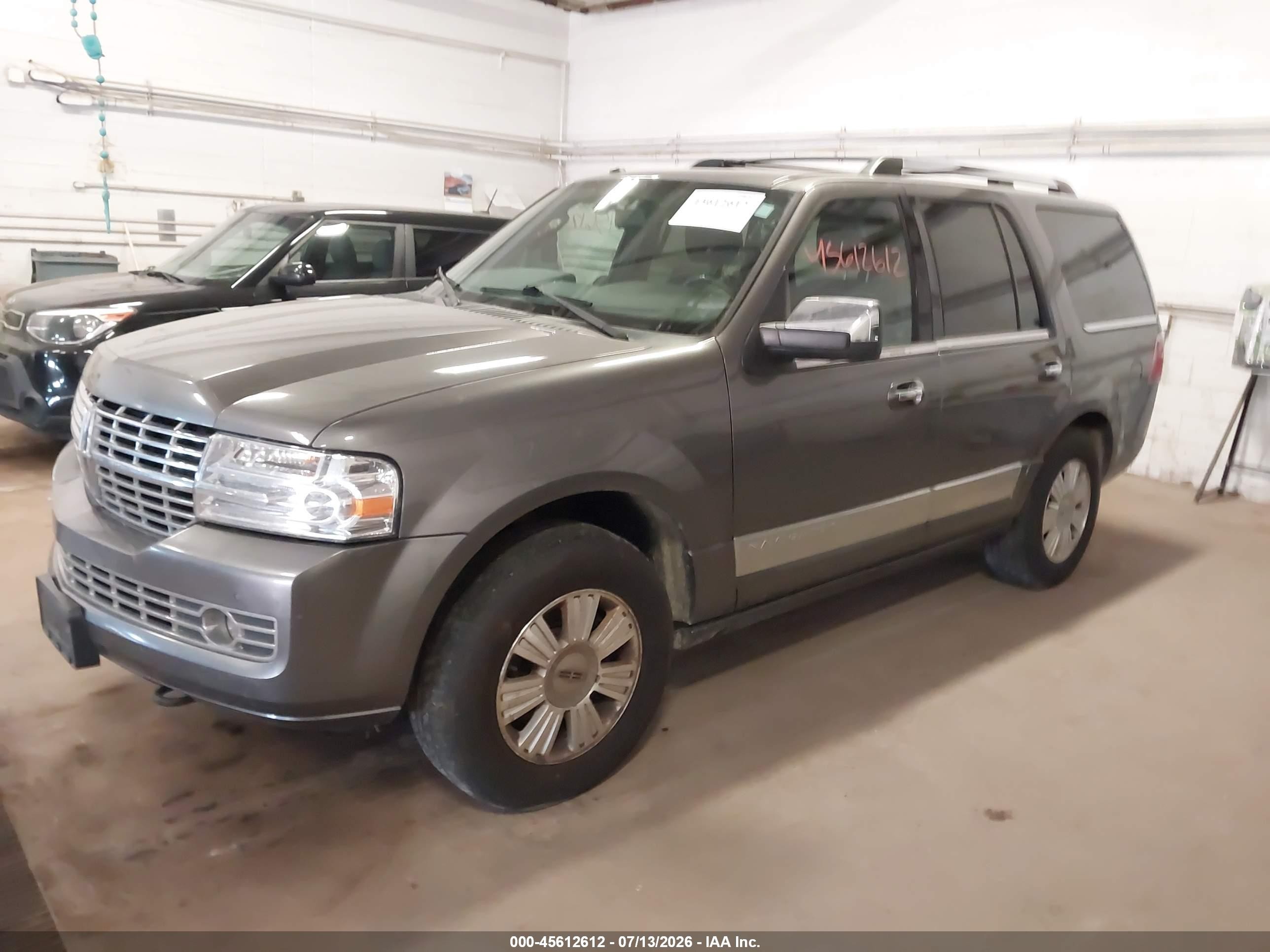 2014 Lincoln Navigator   Gray vin: 5LMJJ2J53EEL03963
