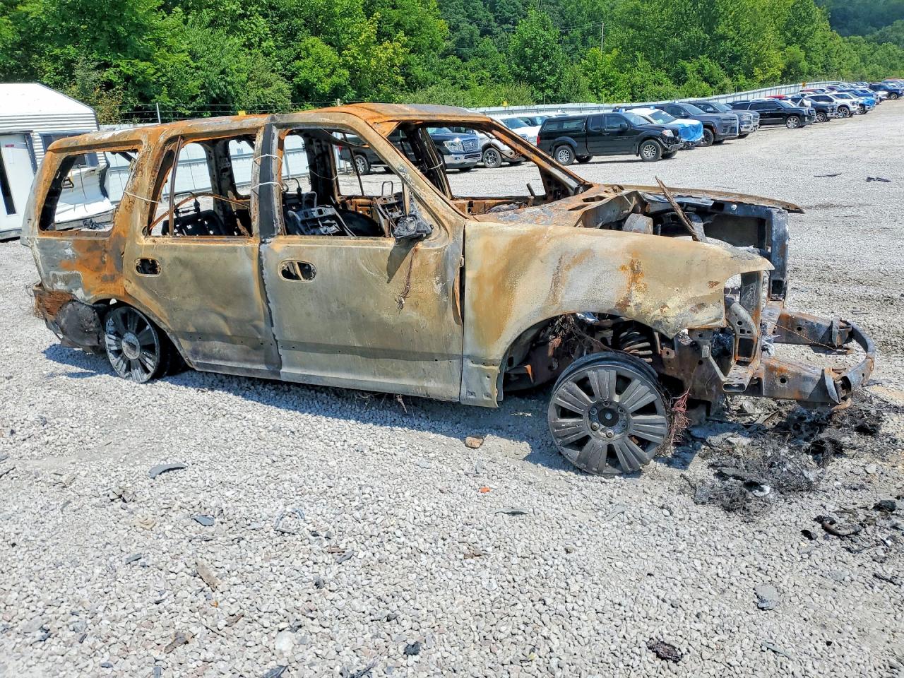 2010 Lincoln Navigator Burn vin: 5LMJJ2J54AEJ05807