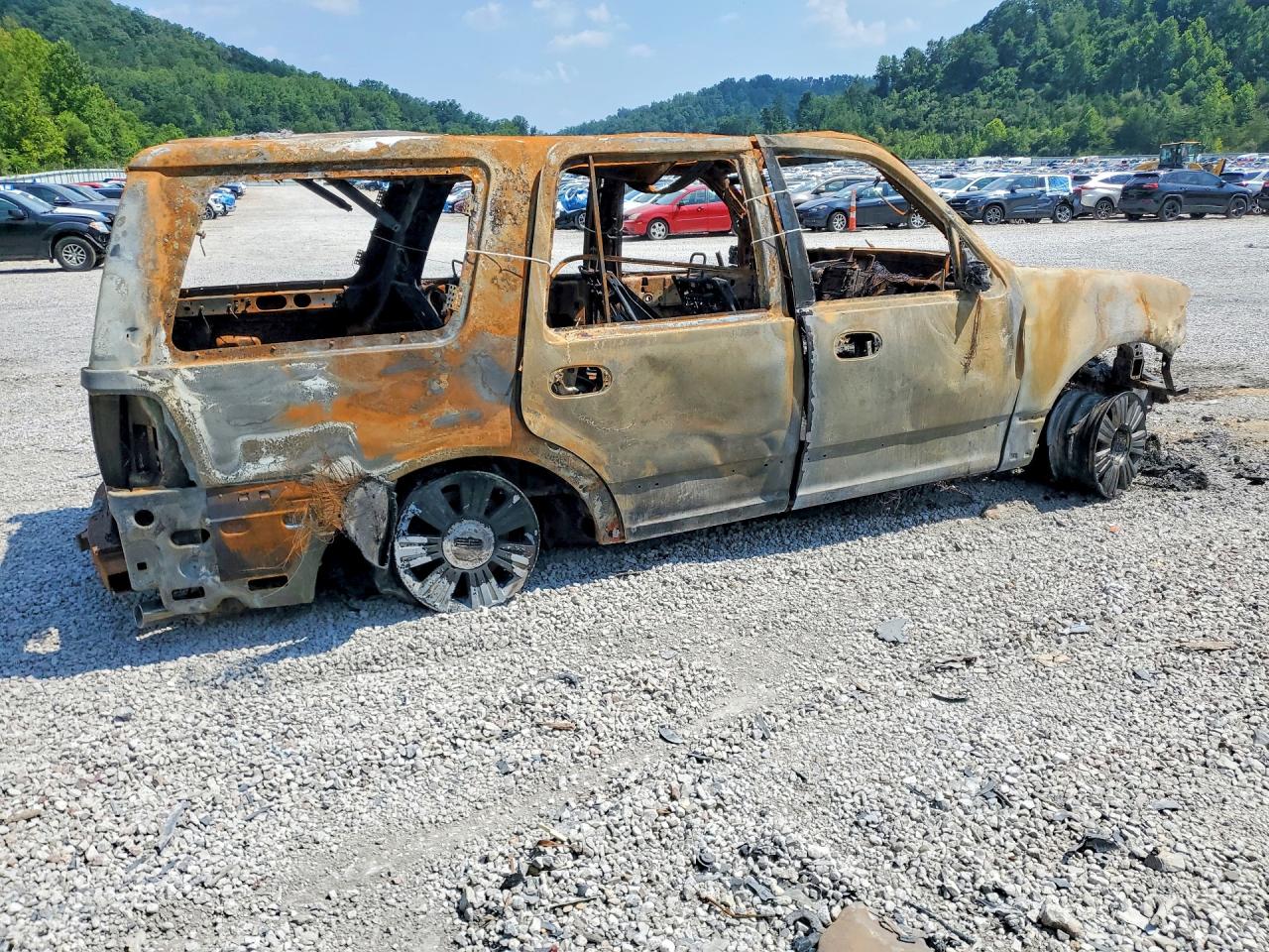 2010 Lincoln Navigator Burn vin: 5LMJJ2J54AEJ05807