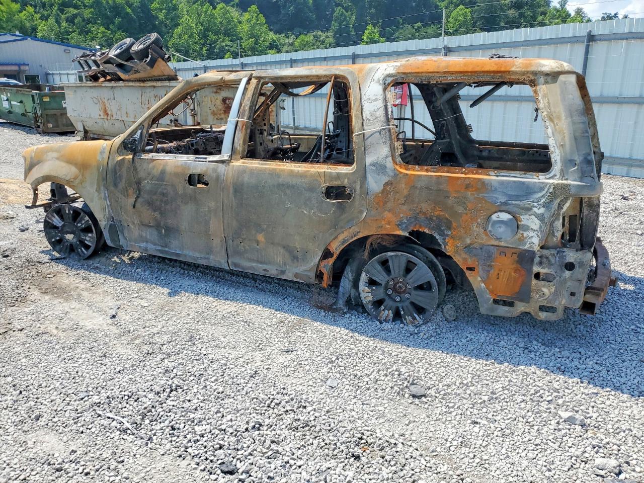 2010 Lincoln Navigator Burn vin: 5LMJJ2J54AEJ05807