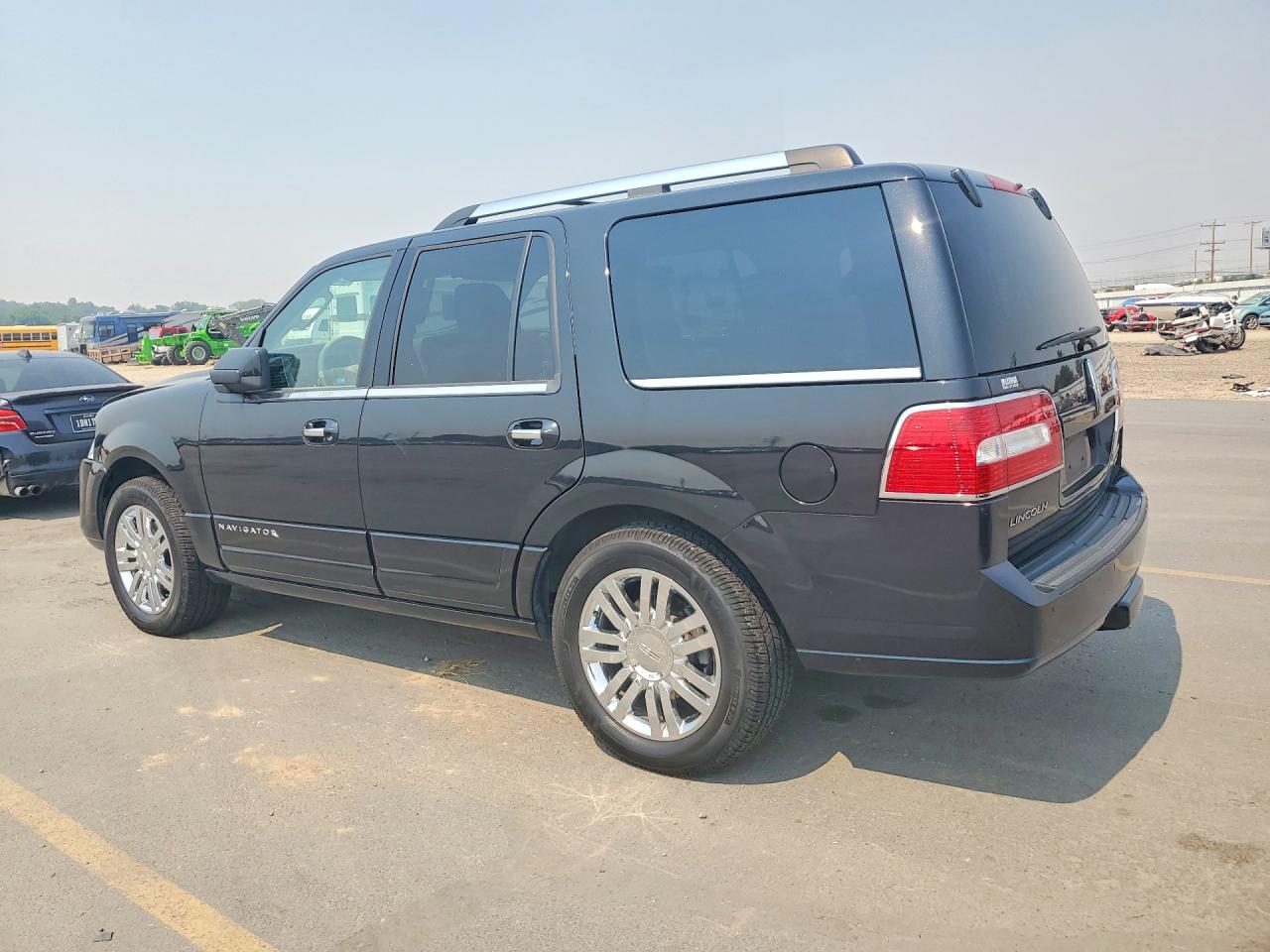 2010 Lincoln Navigator Black vin: 5LMJJ2J54AEJ10585