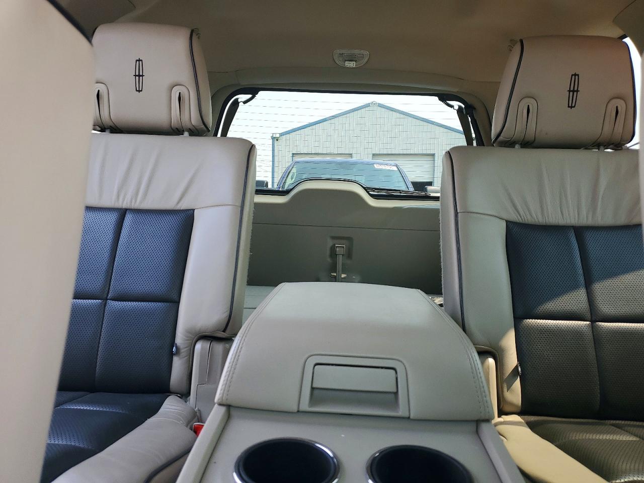 2010 Lincoln Navigator Black vin: 5LMJJ2J54AEJ10585