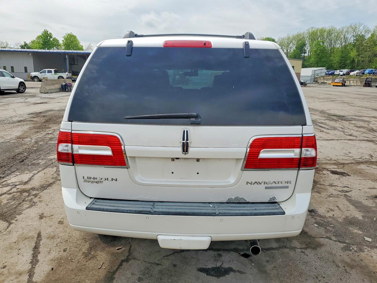 2012 Lincoln Navigator White vin: 5LMJJ2J54CEL04035