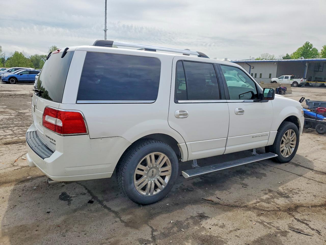 2012 Lincoln Navigator White vin: 5LMJJ2J54CEL04035
