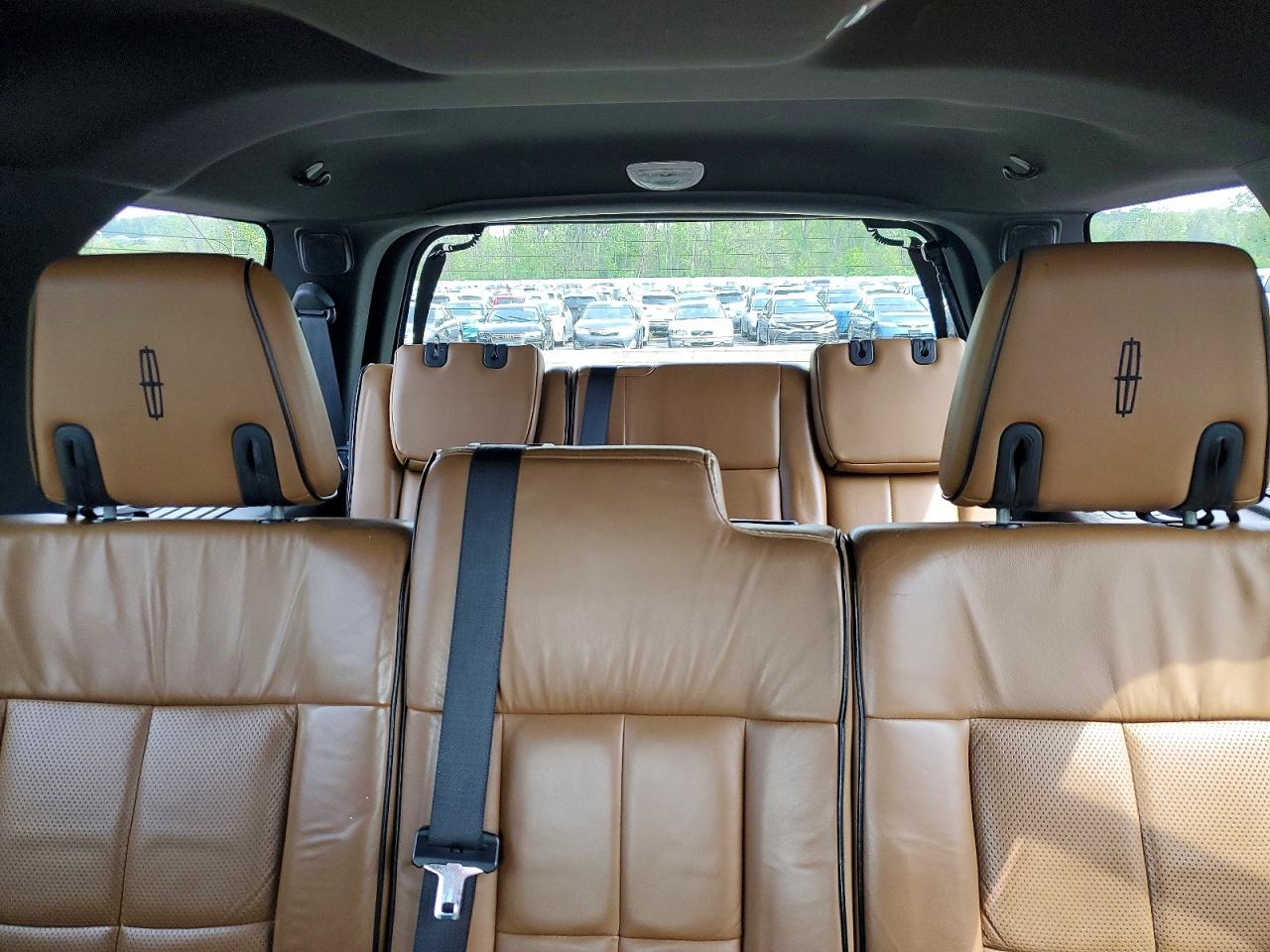 2012 Lincoln Navigator White vin: 5LMJJ2J54CEL04035