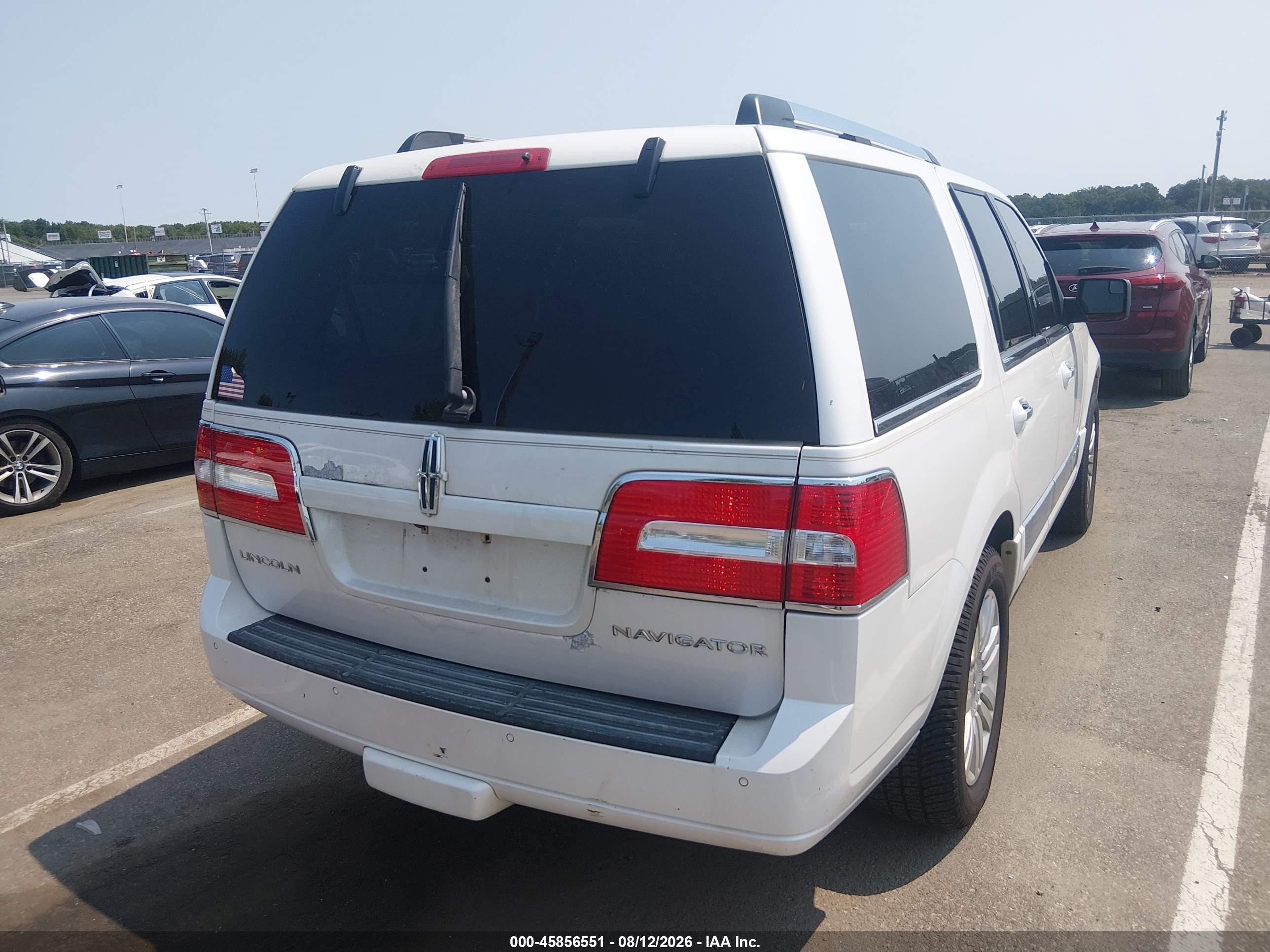 2013 Lincoln Navigator   White vin: 5LMJJ2J54DEL03436