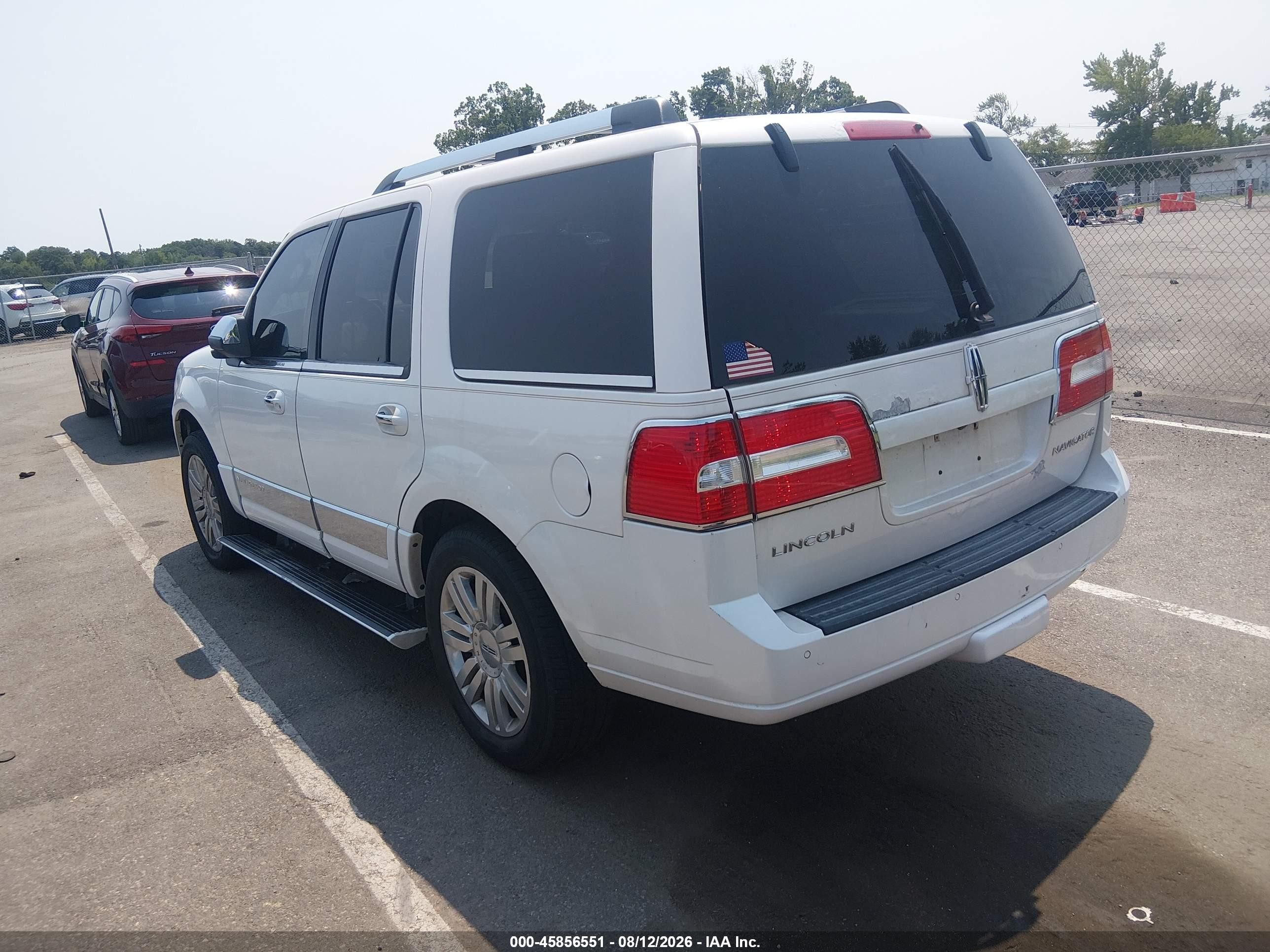 2013 Lincoln Navigator   White vin: 5LMJJ2J54DEL03436