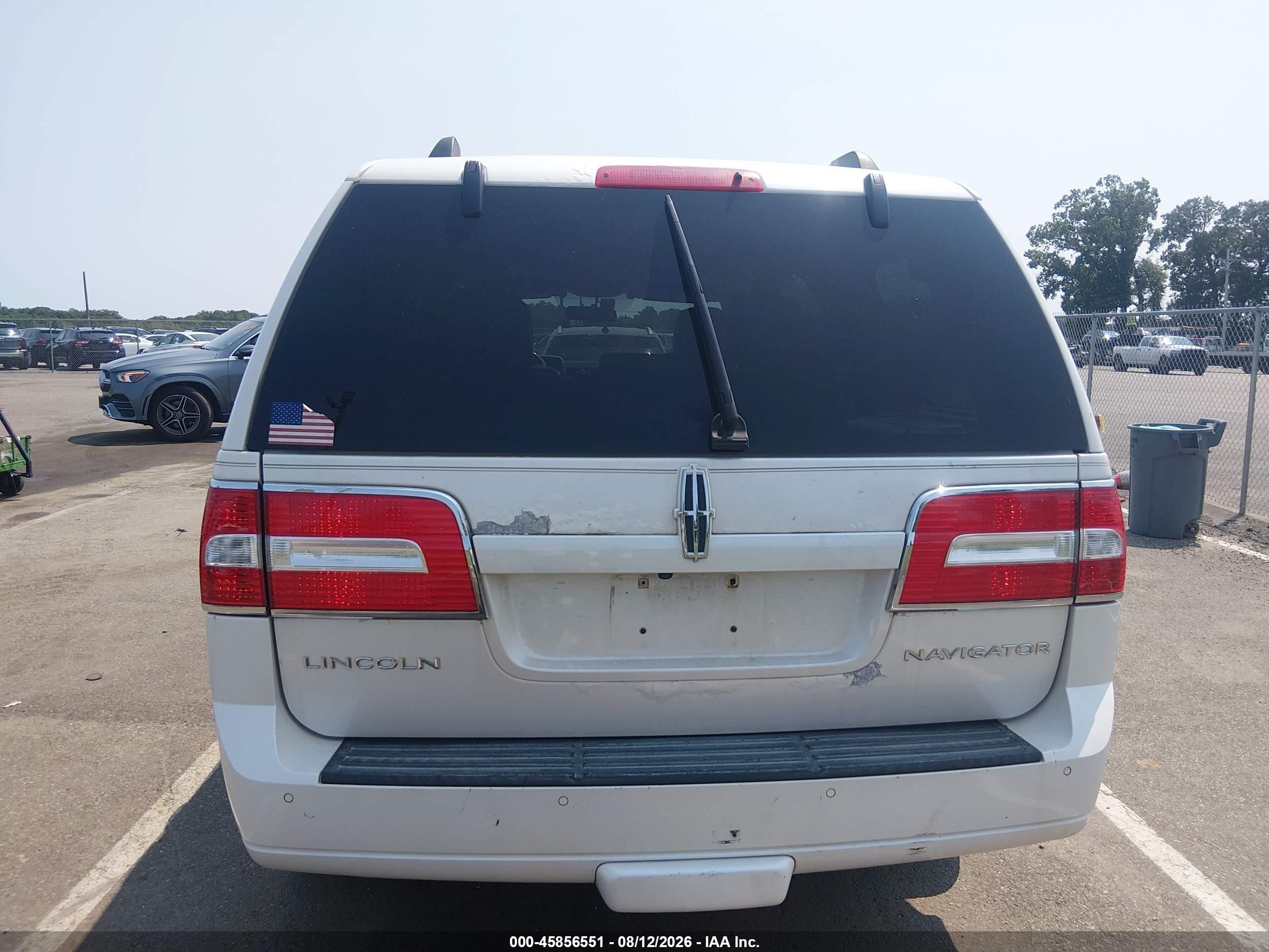 2013 Lincoln Navigator   White vin: 5LMJJ2J54DEL03436
