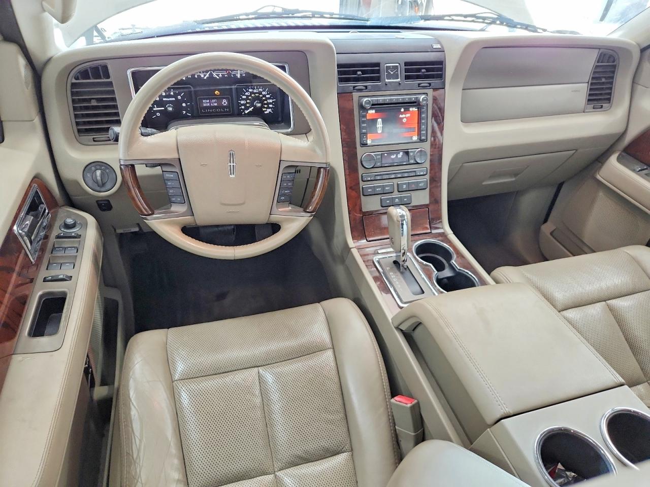 2012 Lincoln Navigator White vin: 5LMJJ2J55CEL02147