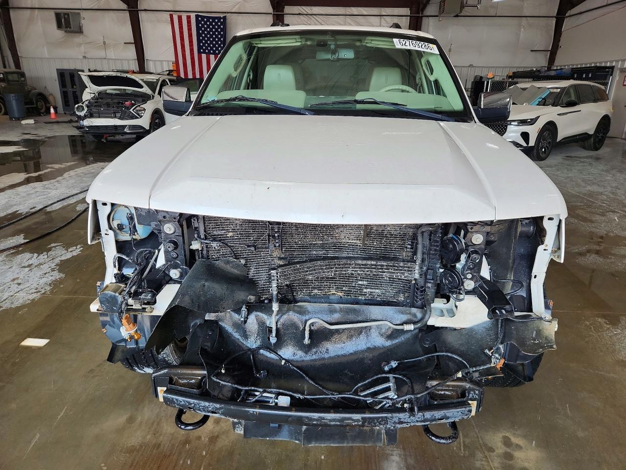 2012 Lincoln Navigator White vin: 5LMJJ2J55CEL02147