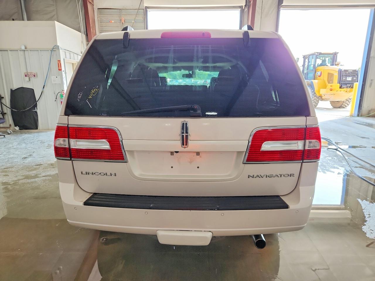 2012 Lincoln Navigator White vin: 5LMJJ2J55CEL02147