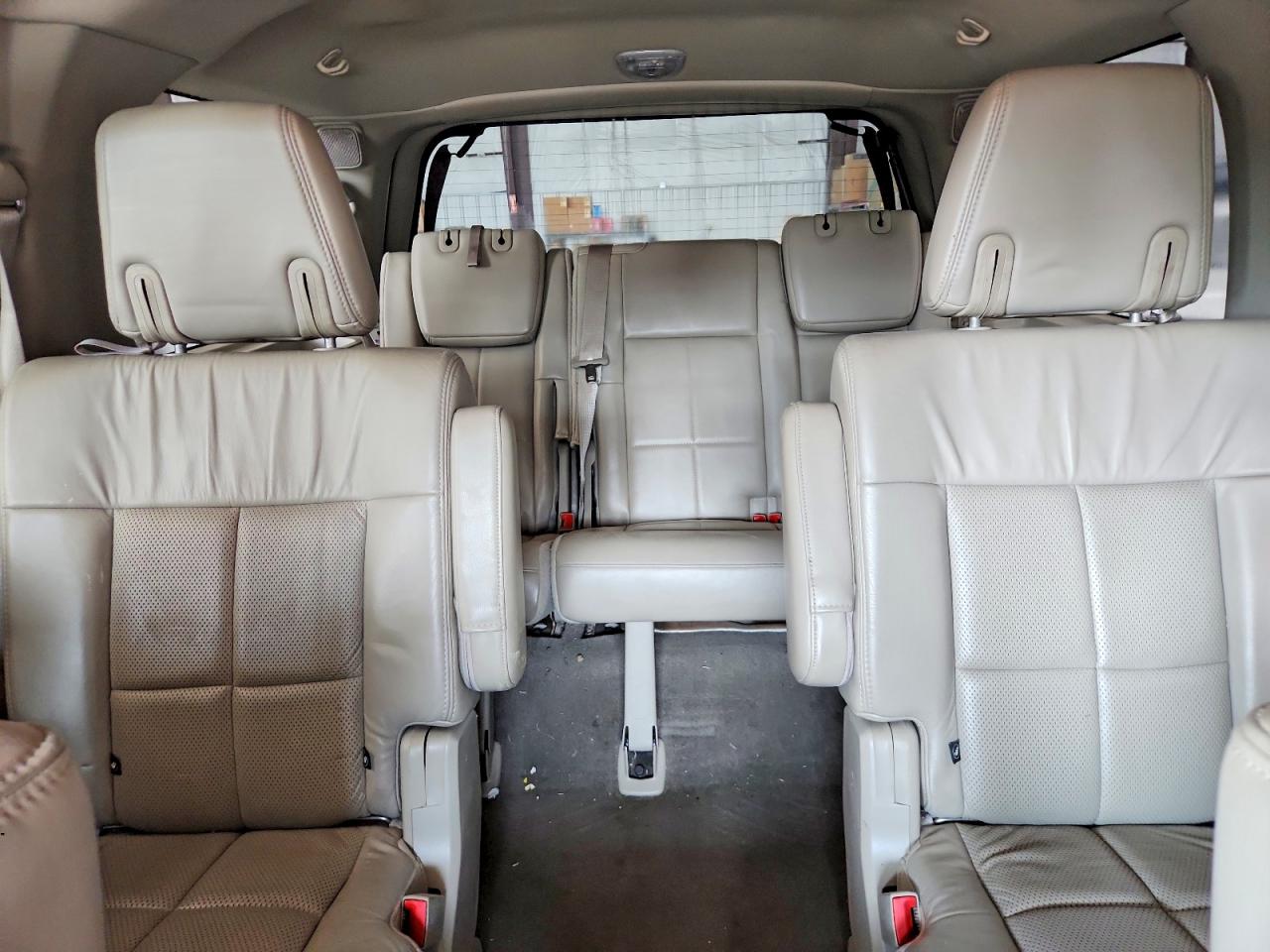 2012 Lincoln Navigator White vin: 5LMJJ2J55CEL02147