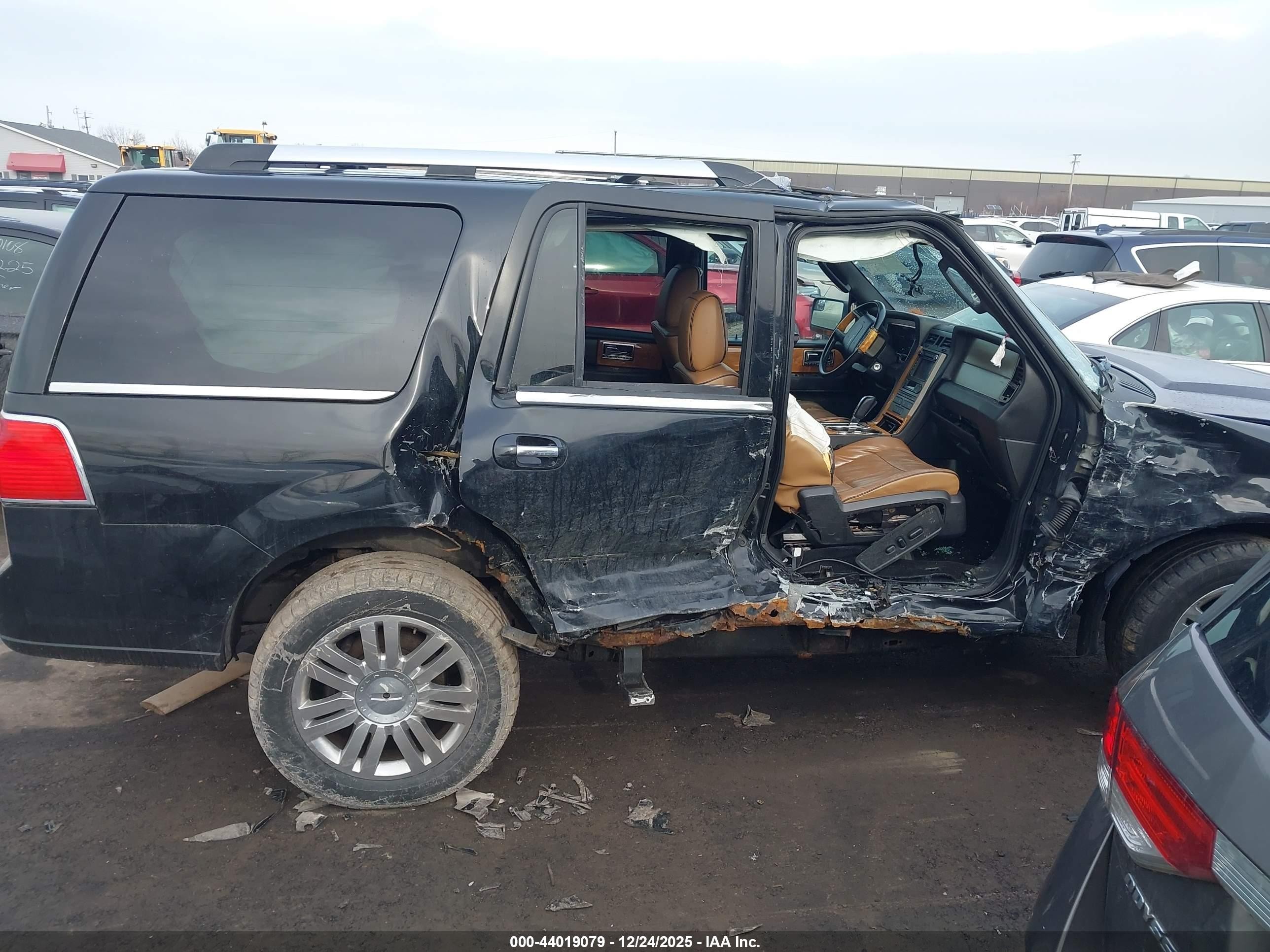 2012 Lincoln Navigator   Black vin: 5LMJJ2J55CEL05789