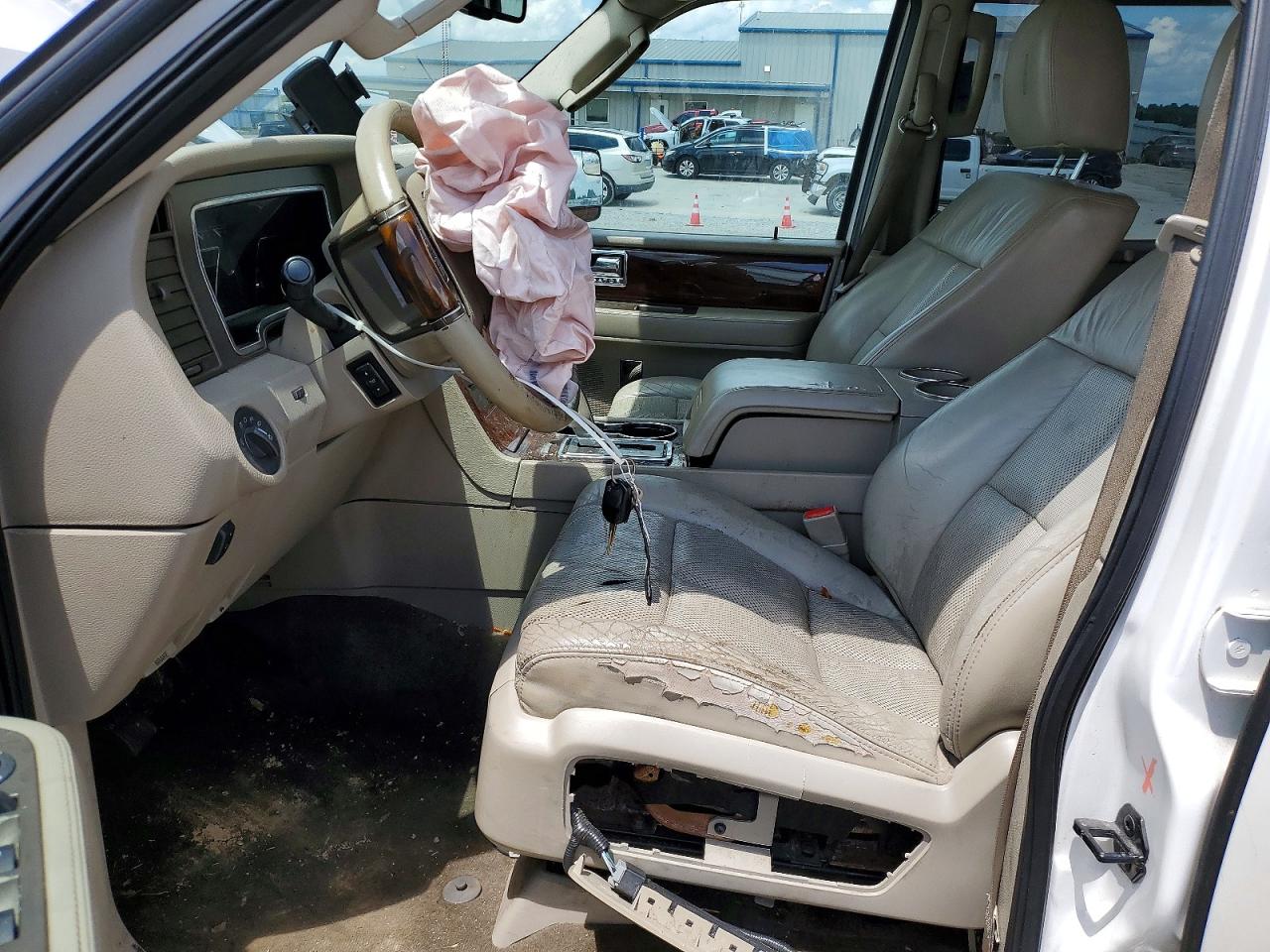 2013 Lincoln Navigator White vin: 5LMJJ2J55DEL03591
