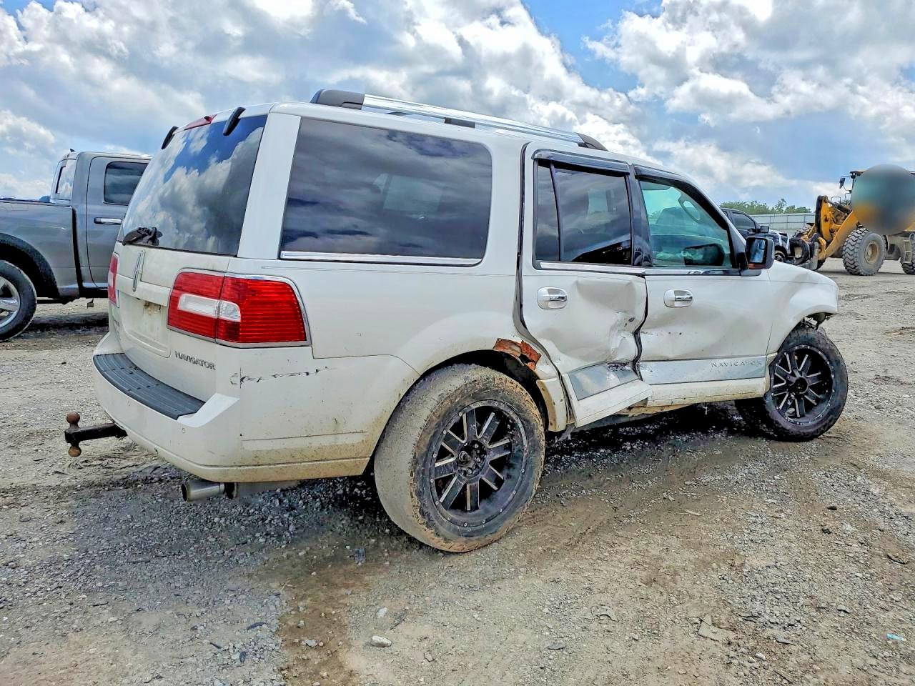 2013 Lincoln Navigator White vin: 5LMJJ2J55DEL03591