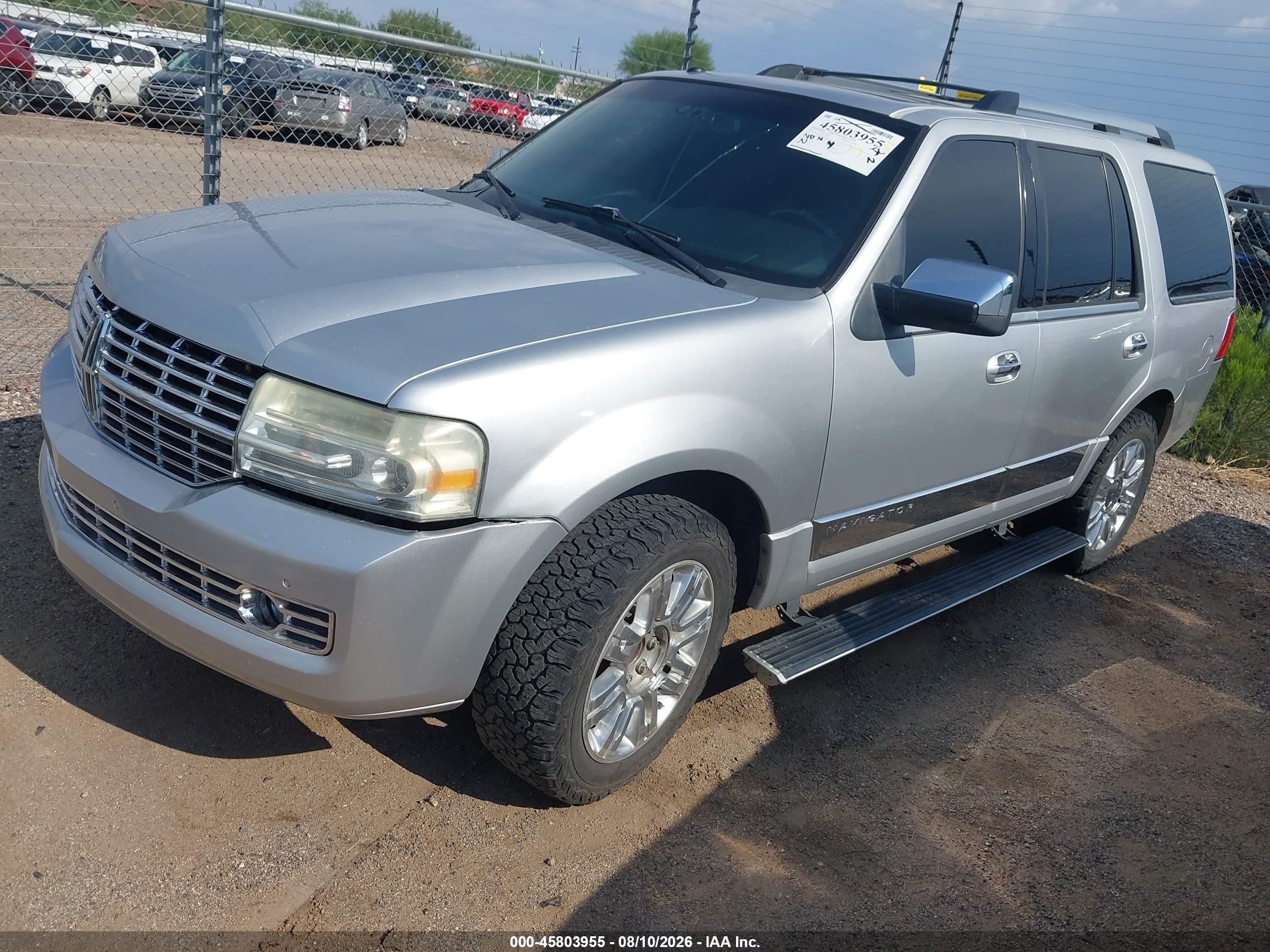 2010 Lincoln Navigator   Silver vin: 5LMJJ2J56AEJ03511
